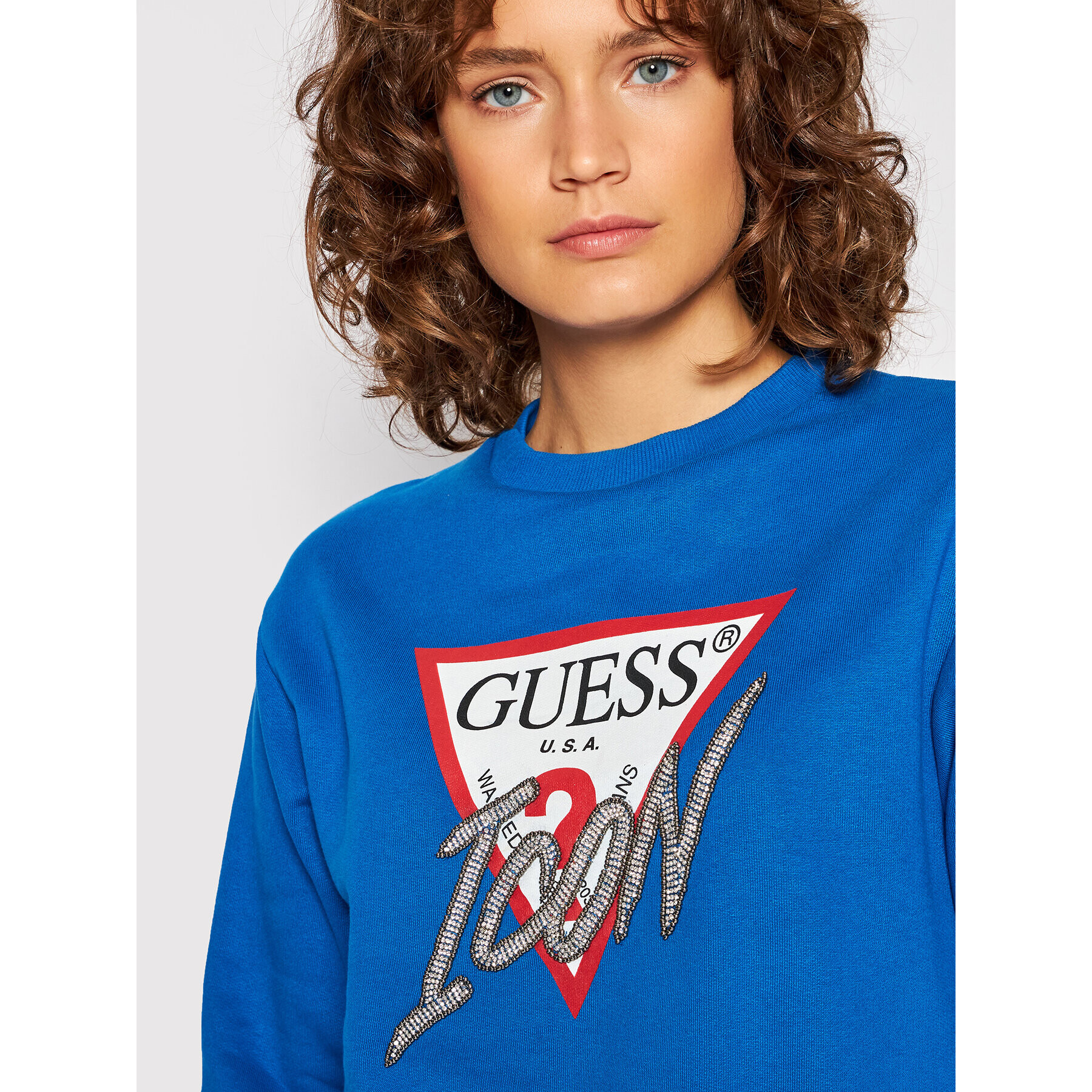 Guess Jopa Icon W1YQ0C K68I0 Mornarsko modra Regular Fit - Pepit.si