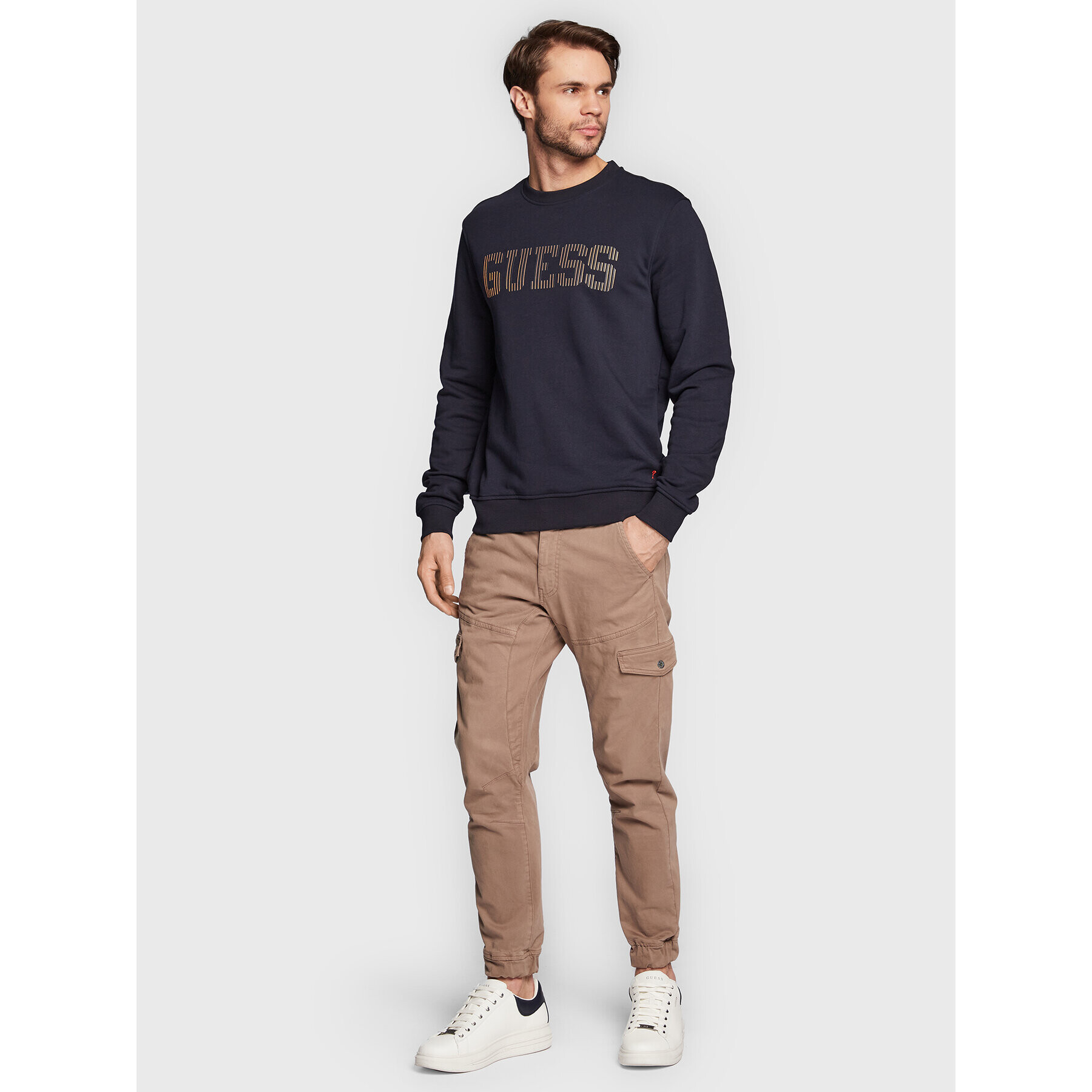 Guess Jopa M3RQ08 KBK32 Mornarsko modra Slim Fit - Pepit.si