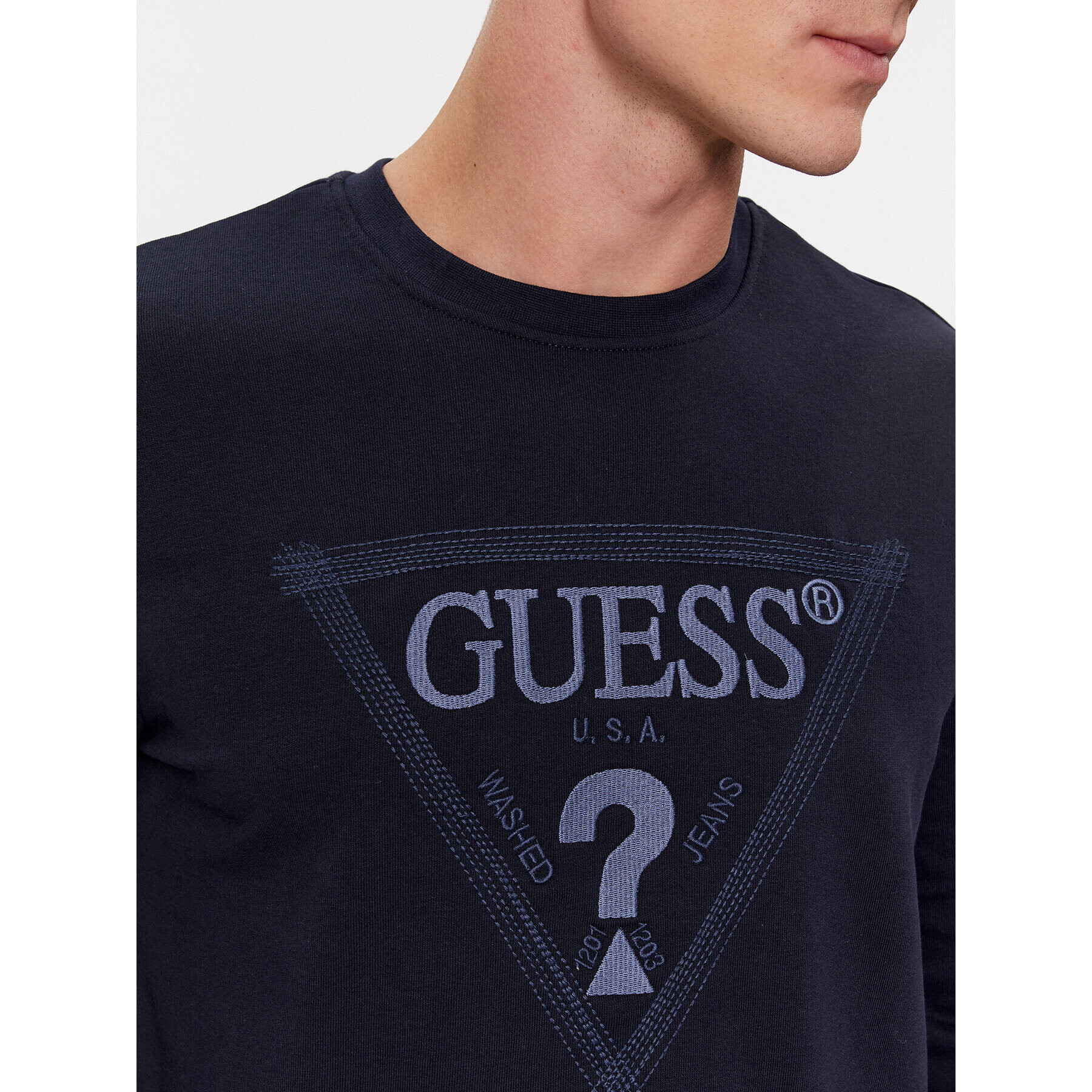 Guess Jopa Stitched M4RQ15 KBK32 Mornarsko modra Regular Fit - Pepit.si