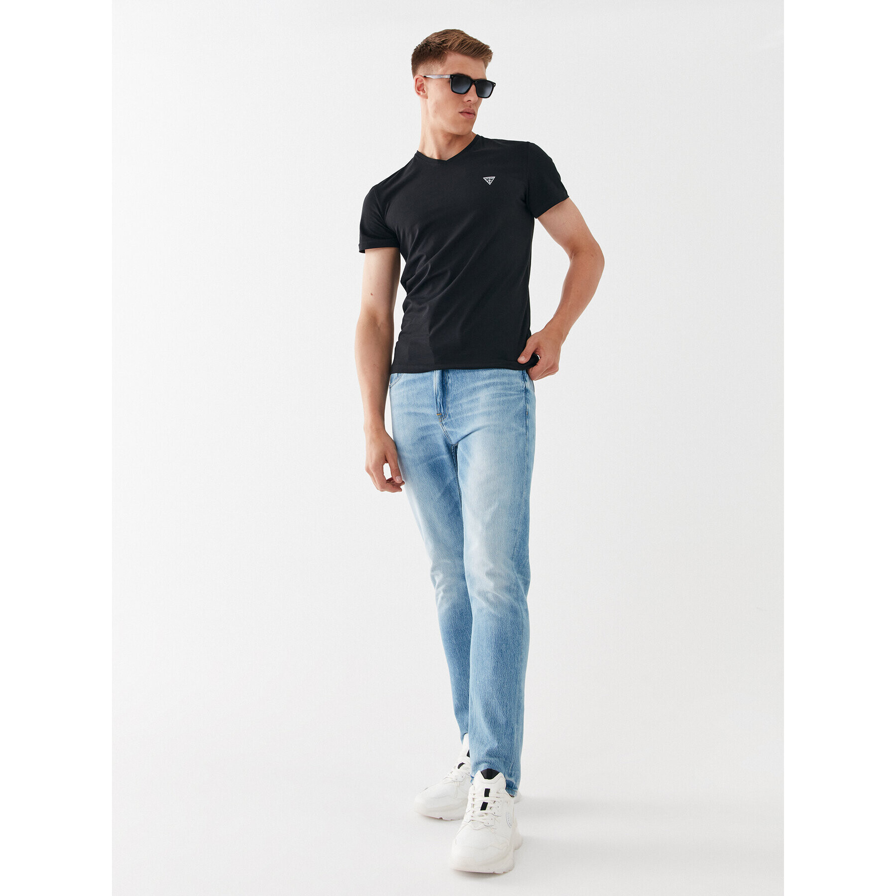 Guess Majica U97M01 K6YW1 Črna Slim Fit - Pepit.si