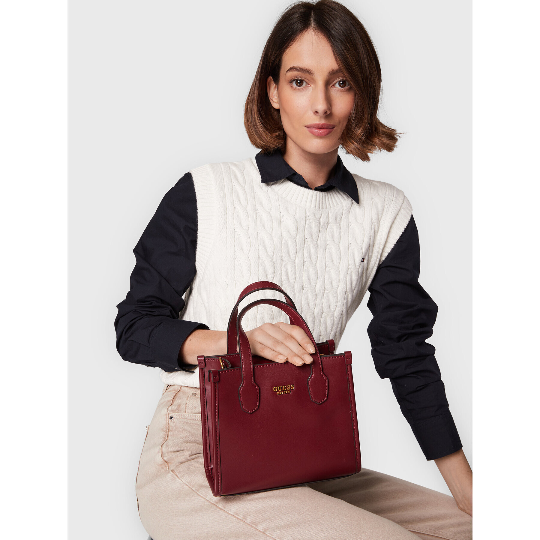 Guess Ročna torba Silvana (VB) Mini Bags HWVB86 65760 Bordo rdeča - Pepit.si