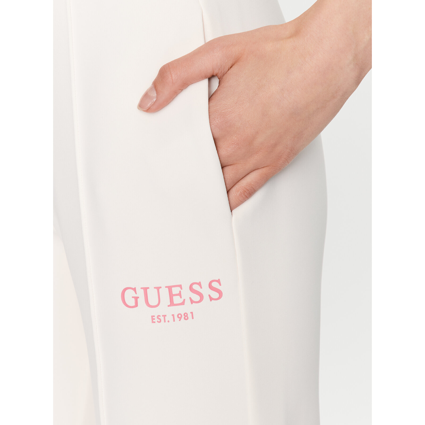 Guess Spodnji del trenirke V3YB06 KB212 Bela Regular Fit - Pepit.si