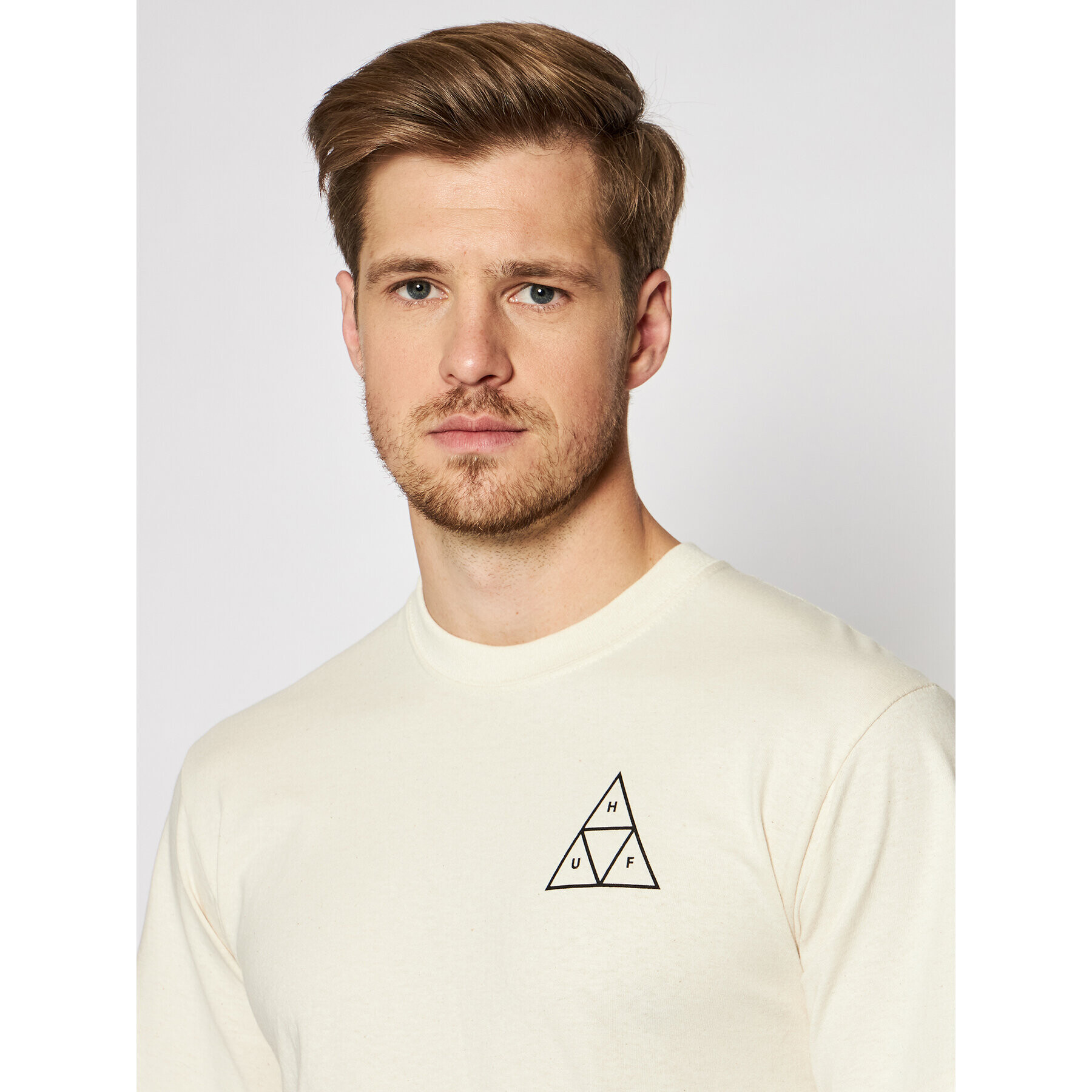 HUF Majica Essentials TS00509 Bež Regular Fit - Pepit.si