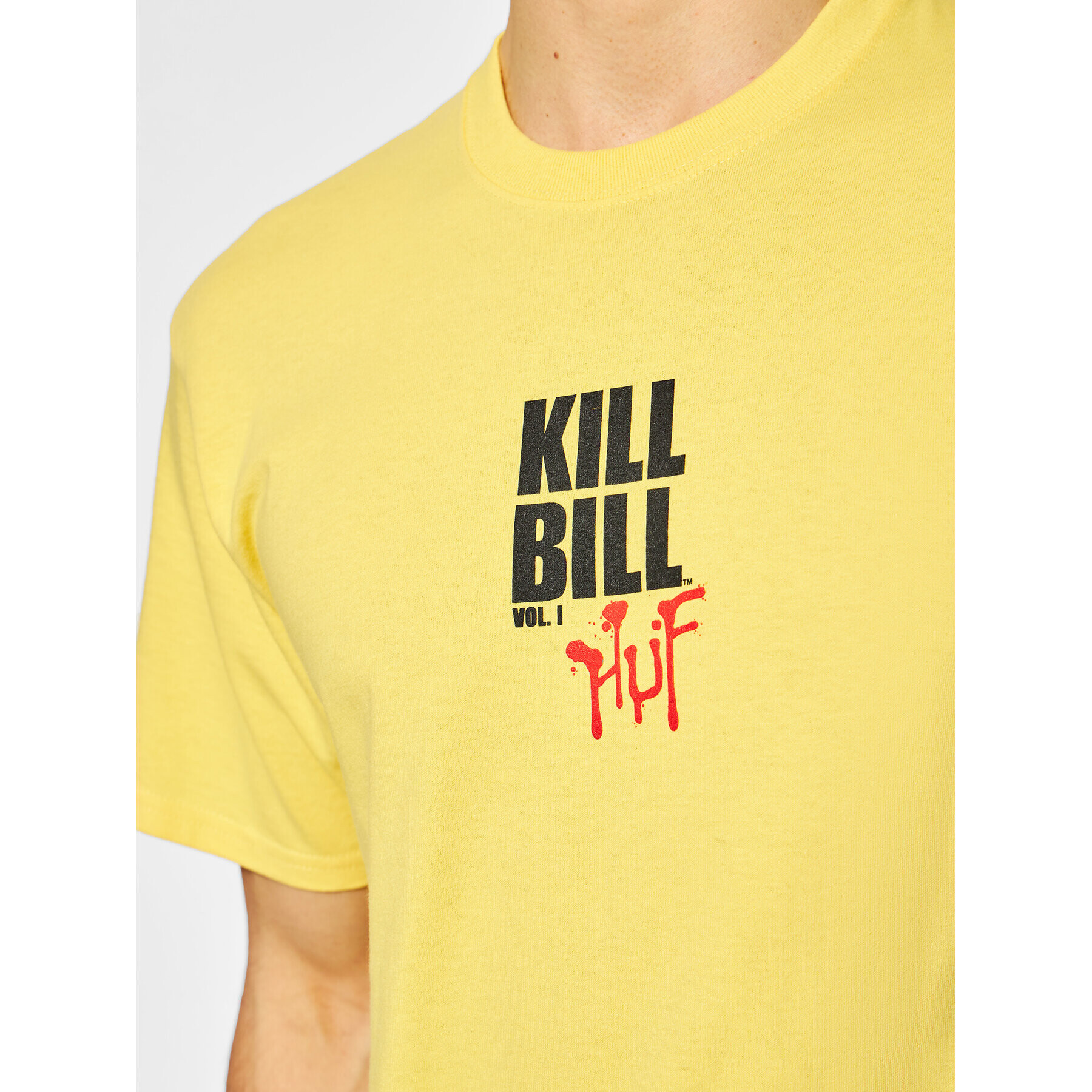 HUF Majica KILL BILL Versus TS01538 Rumena Regular Fit - Pepit.si