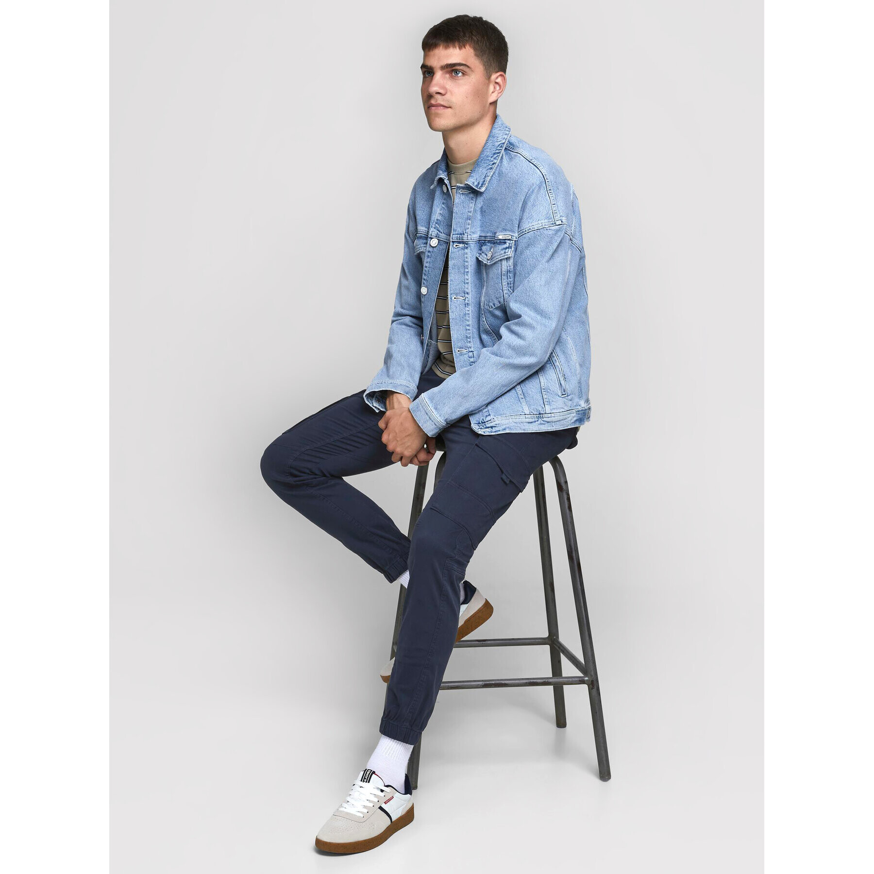 Jack&Jones Hlače iz tkanine Paul 12169582 Mornarsko modra Tapered Fit - Pepit.si