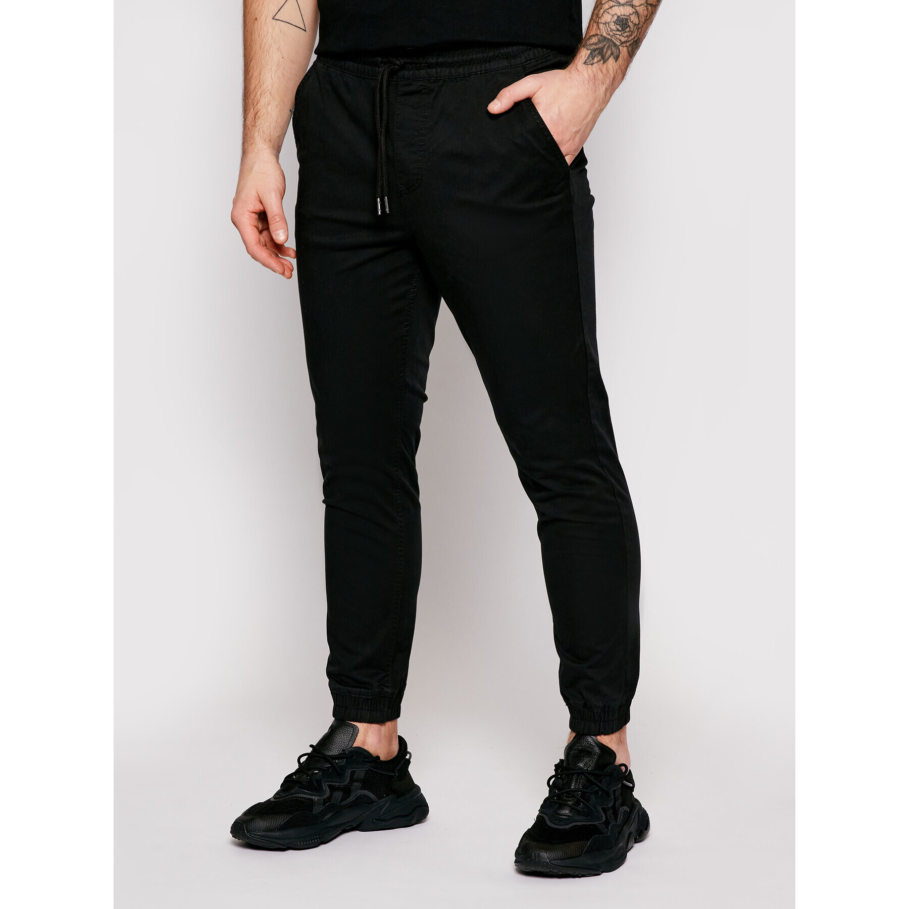 Jack&Jones Jogging hlače Gordon Lane Akm 12182548 Črna Regular Fit - Pepit.si