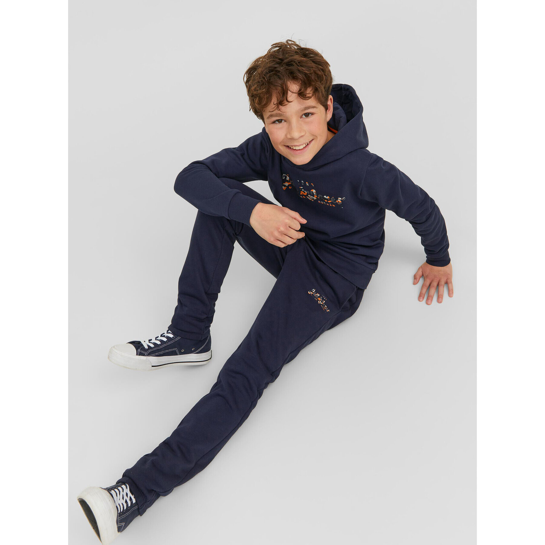 Jack&Jones Junior Spodnji del trenirke 12237173 Mornarsko modra Comfort Fit - Pepit.si