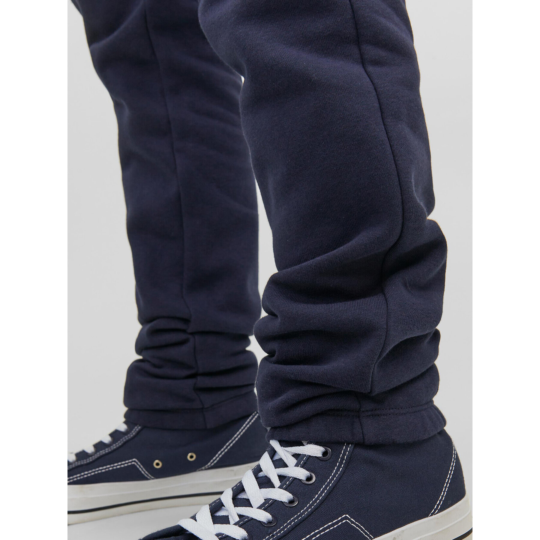 Jack&Jones Junior Spodnji del trenirke 12237173 Mornarsko modra Comfort Fit - Pepit.si