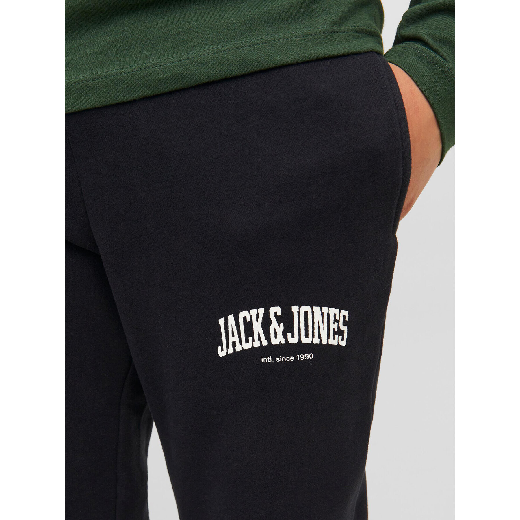 Jack&Jones Junior Spodnji del trenirke 12237403 Črna Slim Fit - Pepit.si