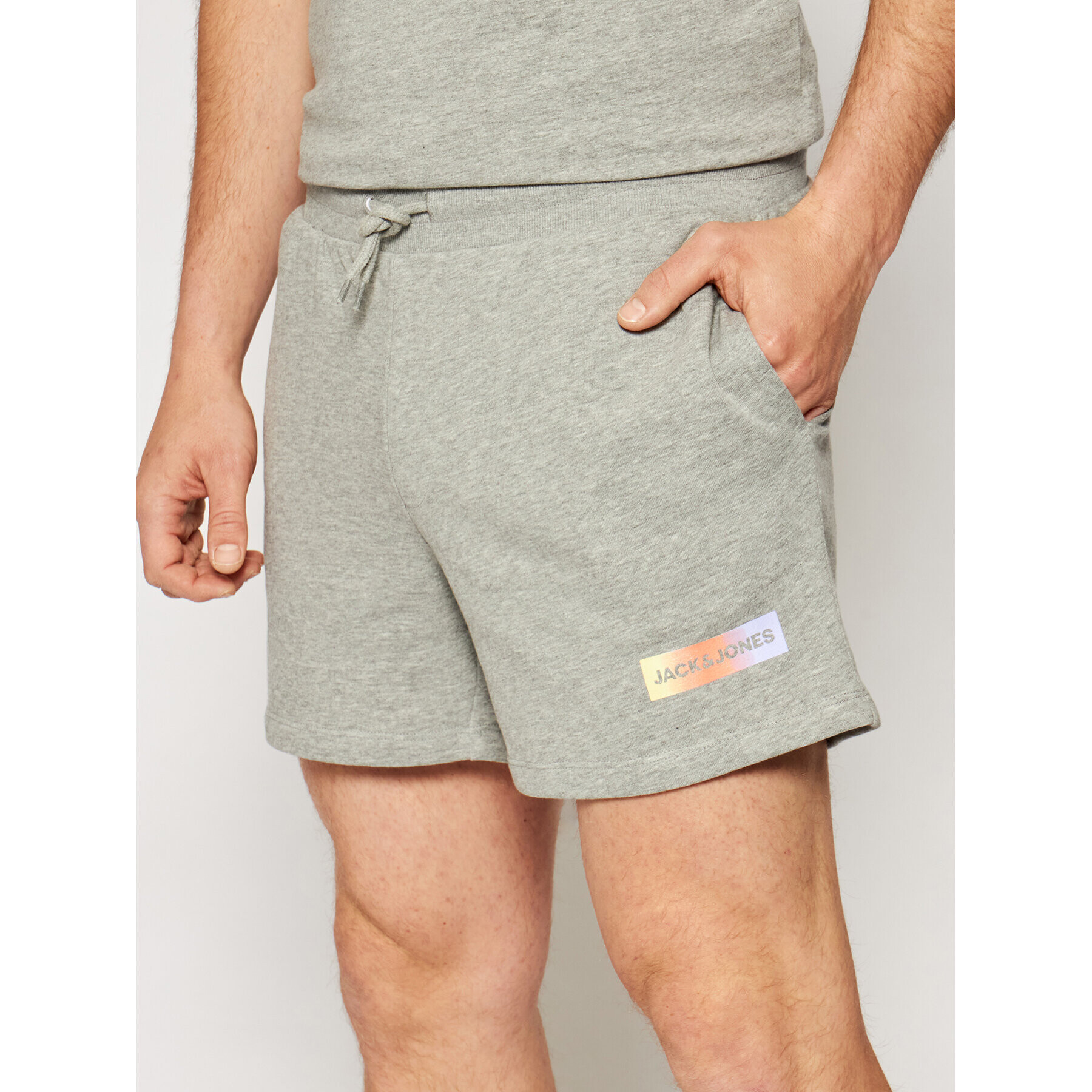 Jack&Jones Komplet majica in športne kratke hlače Jacbrad 12192767 Siva Regular Fit - Pepit.si