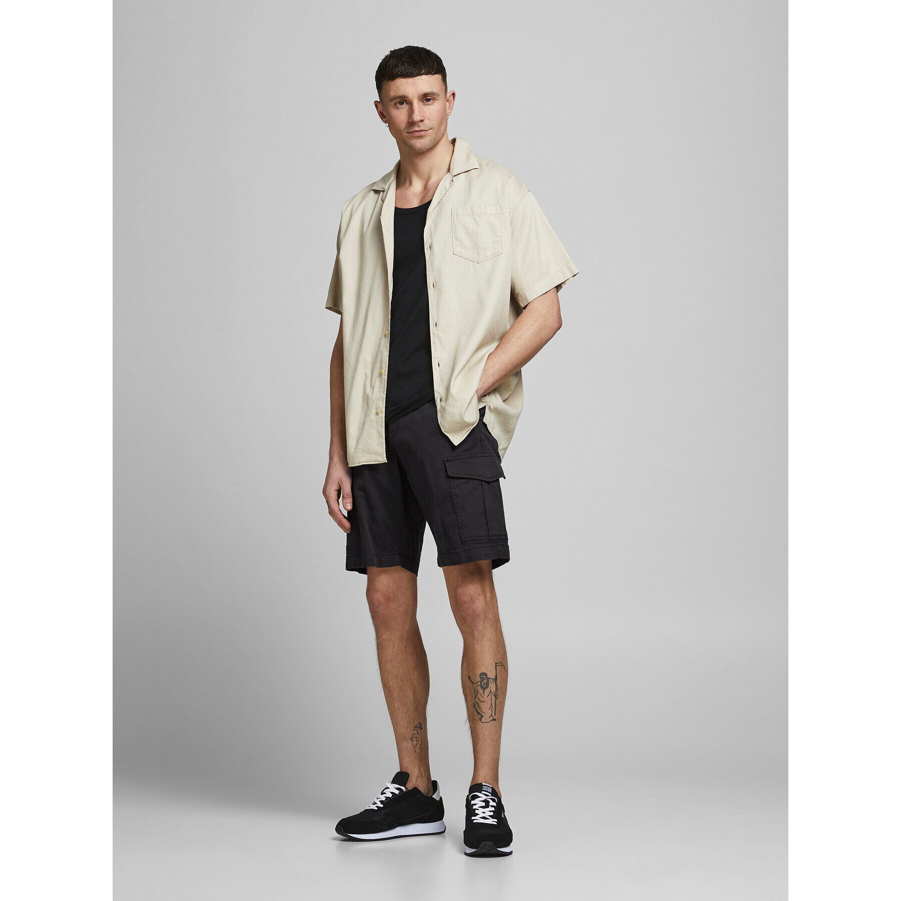 Jack&Jones Kratke hlače iz tkanine 12182555 Črna Regular Fit - Pepit.si