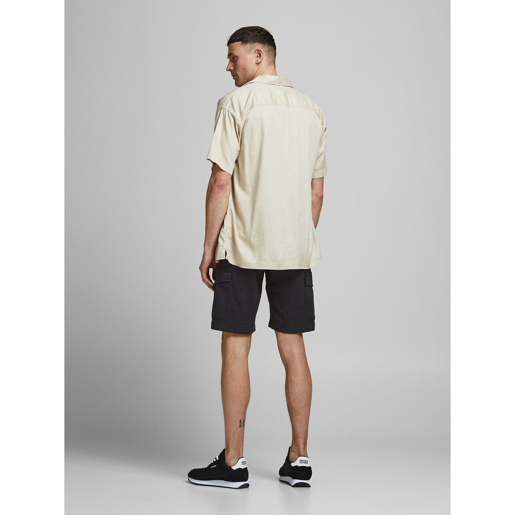 Jack&Jones Kratke hlače iz tkanine 12182555 Črna Regular Fit - Pepit.si