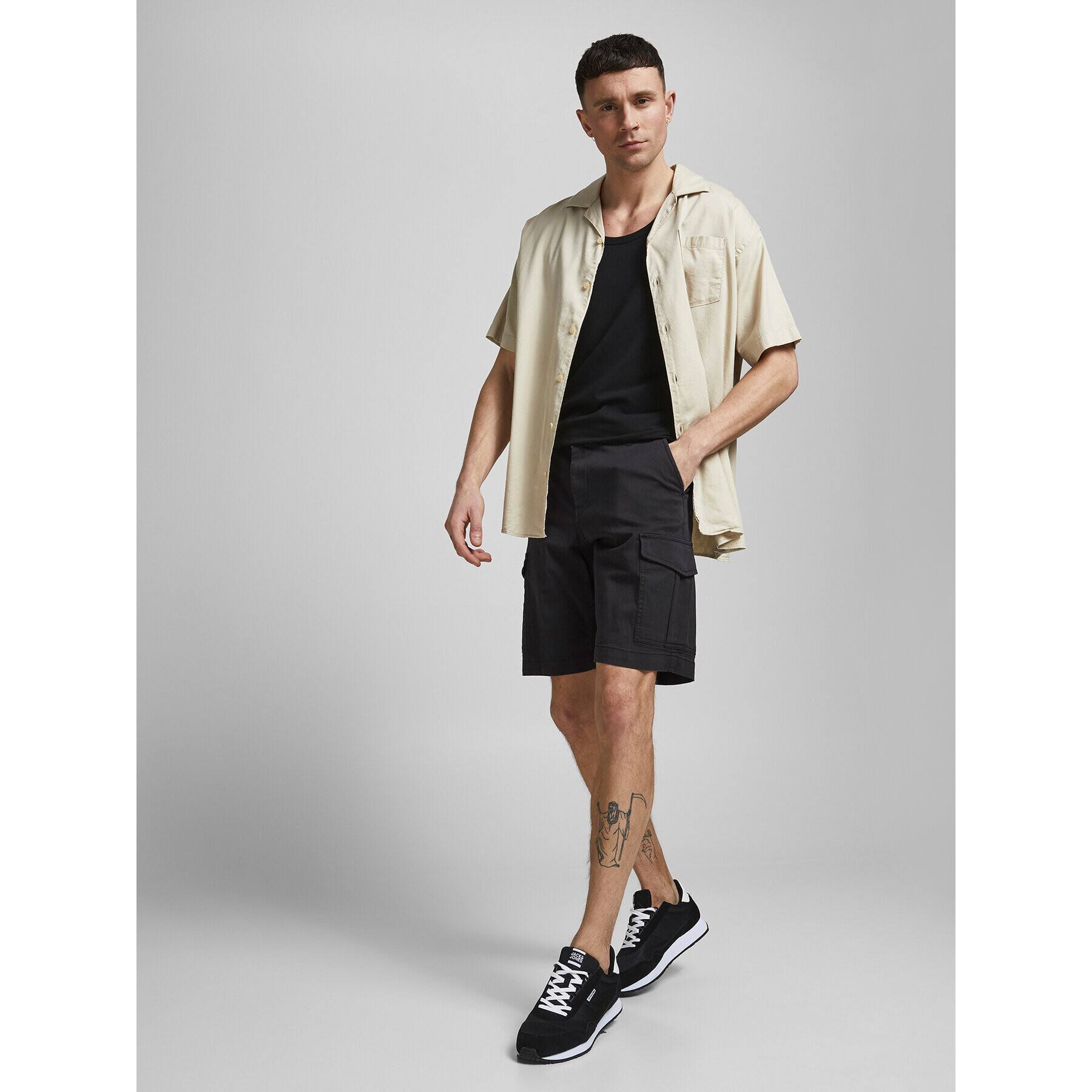 Jack&Jones Kratke hlače iz tkanine 12182555 Črna Regular Fit - Pepit.si