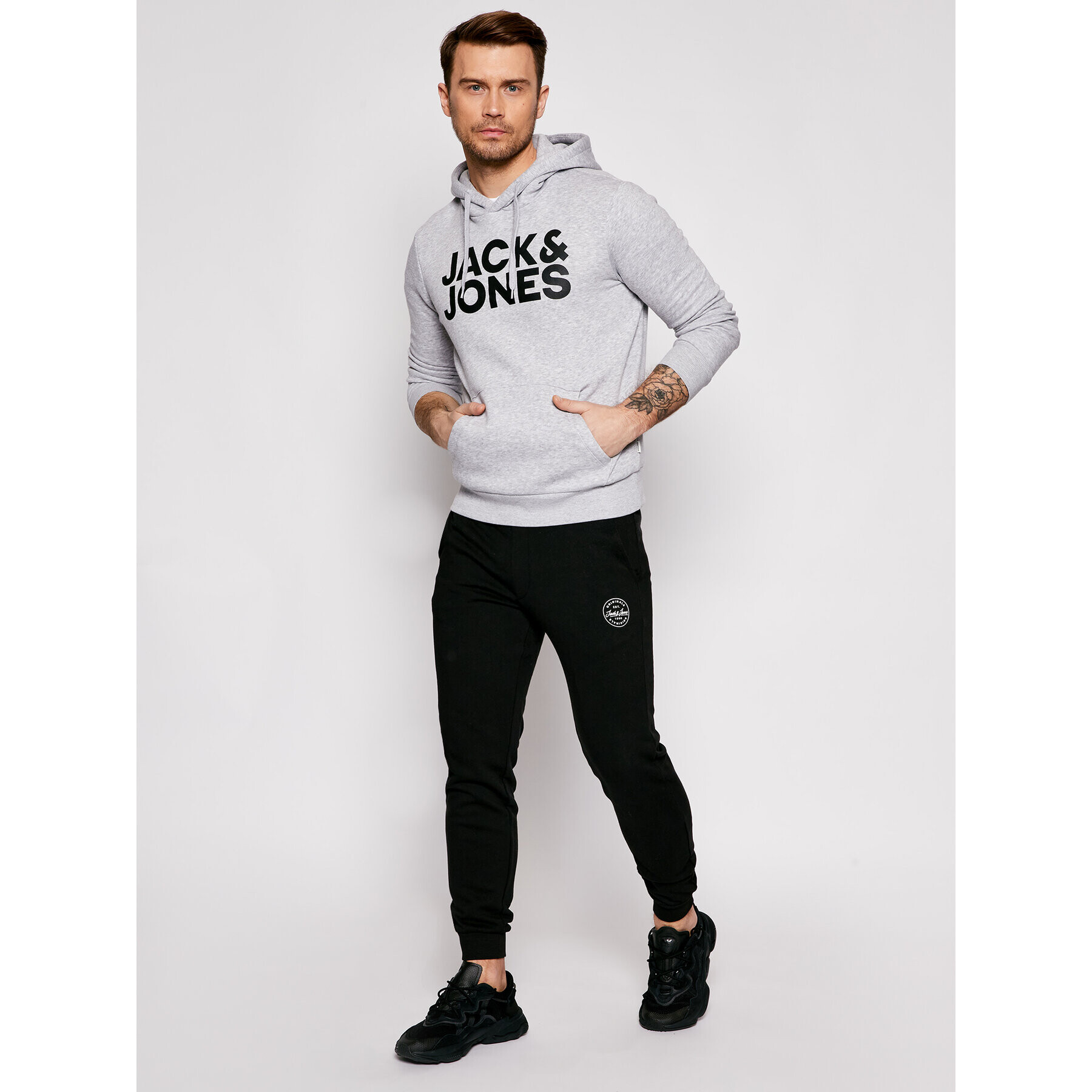 Jack&Jones Spodnji del trenirke Gordon 12165322 Črna Regular Fit - Pepit.si