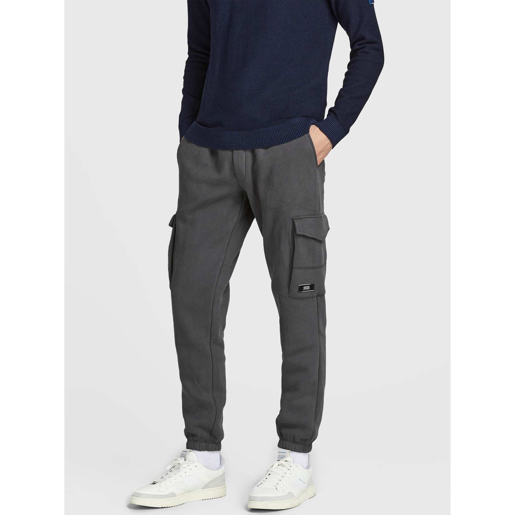 Jack&Jones Spodnji del trenirke Gordon 12195583 Siva Regular Fit - Pepit.si