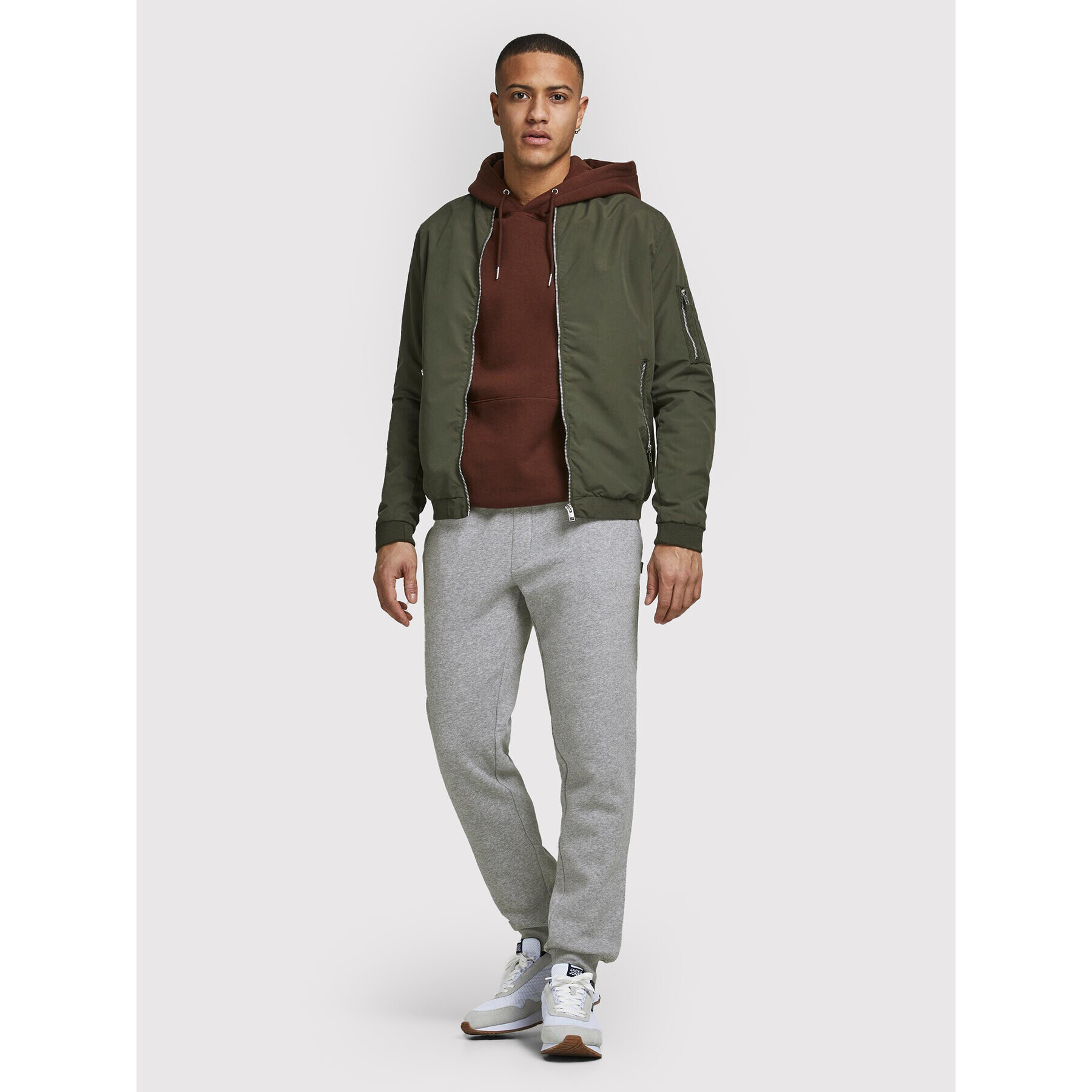 Jack&Jones Spodnji del trenirke Gordon 12195726 Siva Regular Fit - Pepit.si