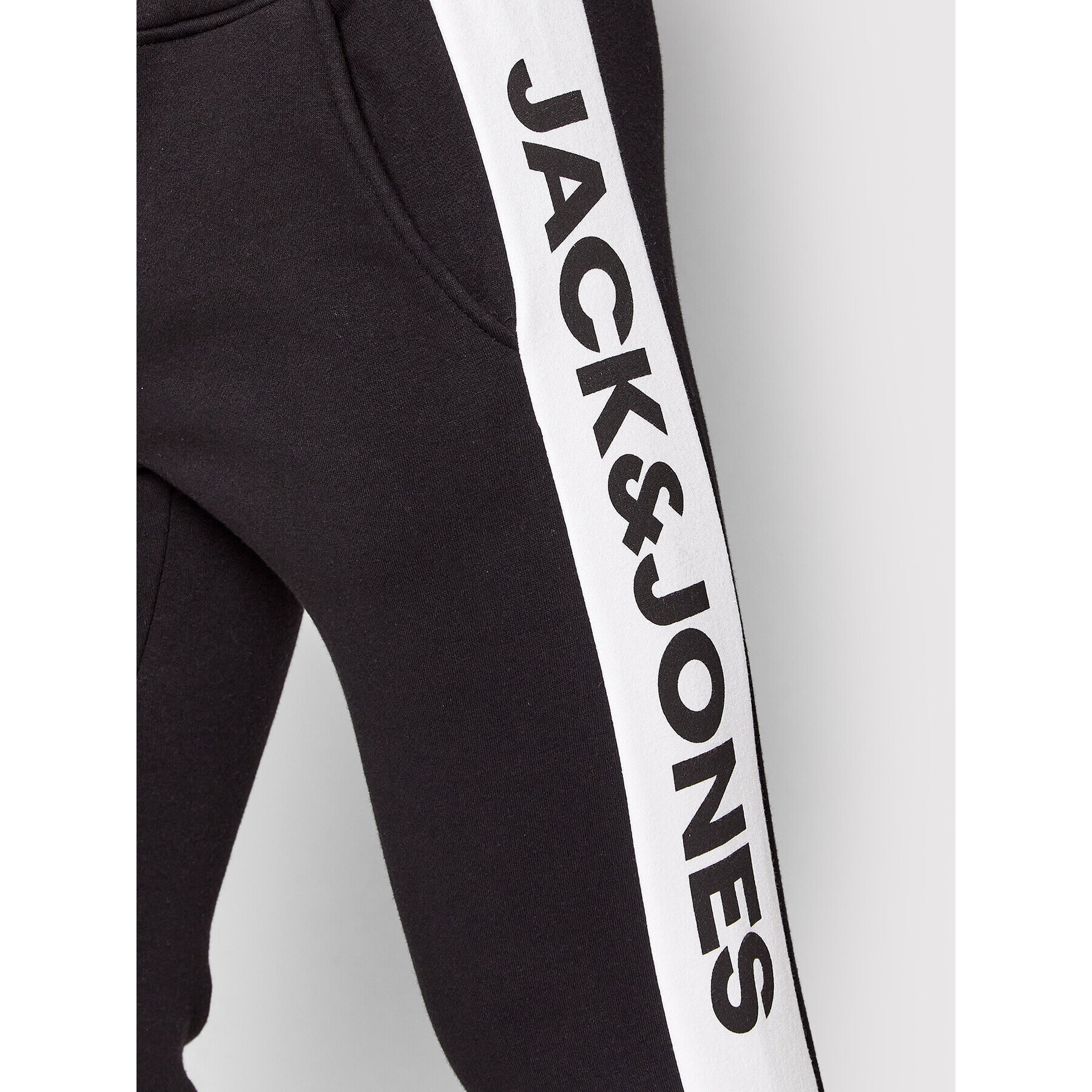 Jack&Jones Spodnji del trenirke Will 12197199 Črna Regular Fit - Pepit.si