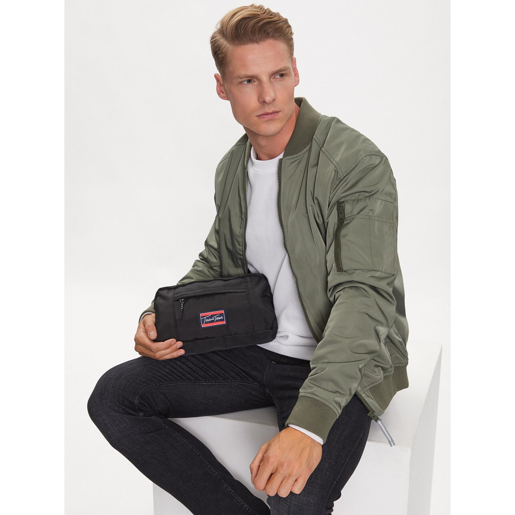 Jack&Jones torba za okoli pasu Jactroy 12225937 Črna - Pepit.si