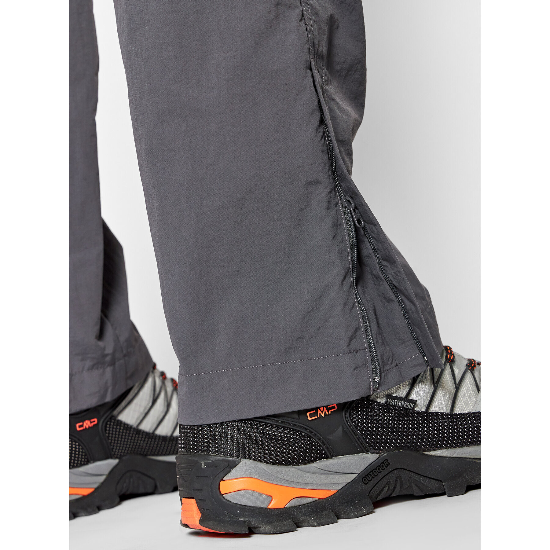 Jack Wolfskin Pohodne hlače Canyon 1504191 Siva Regular Fit - Pepit.si