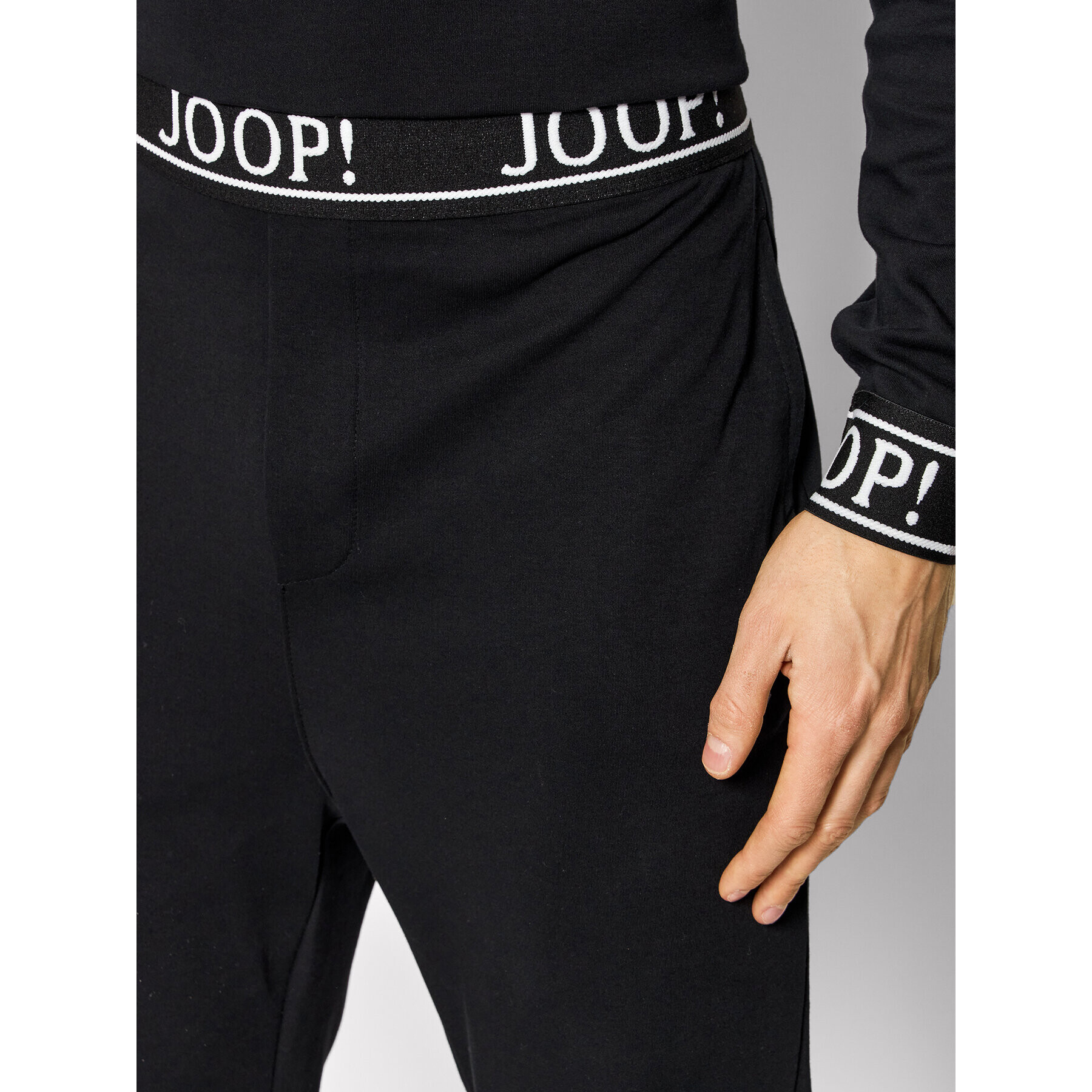 JOOP! Spodnji del trenirke 17 J221LW007 30029923 Črna Regular Fit - Pepit.si