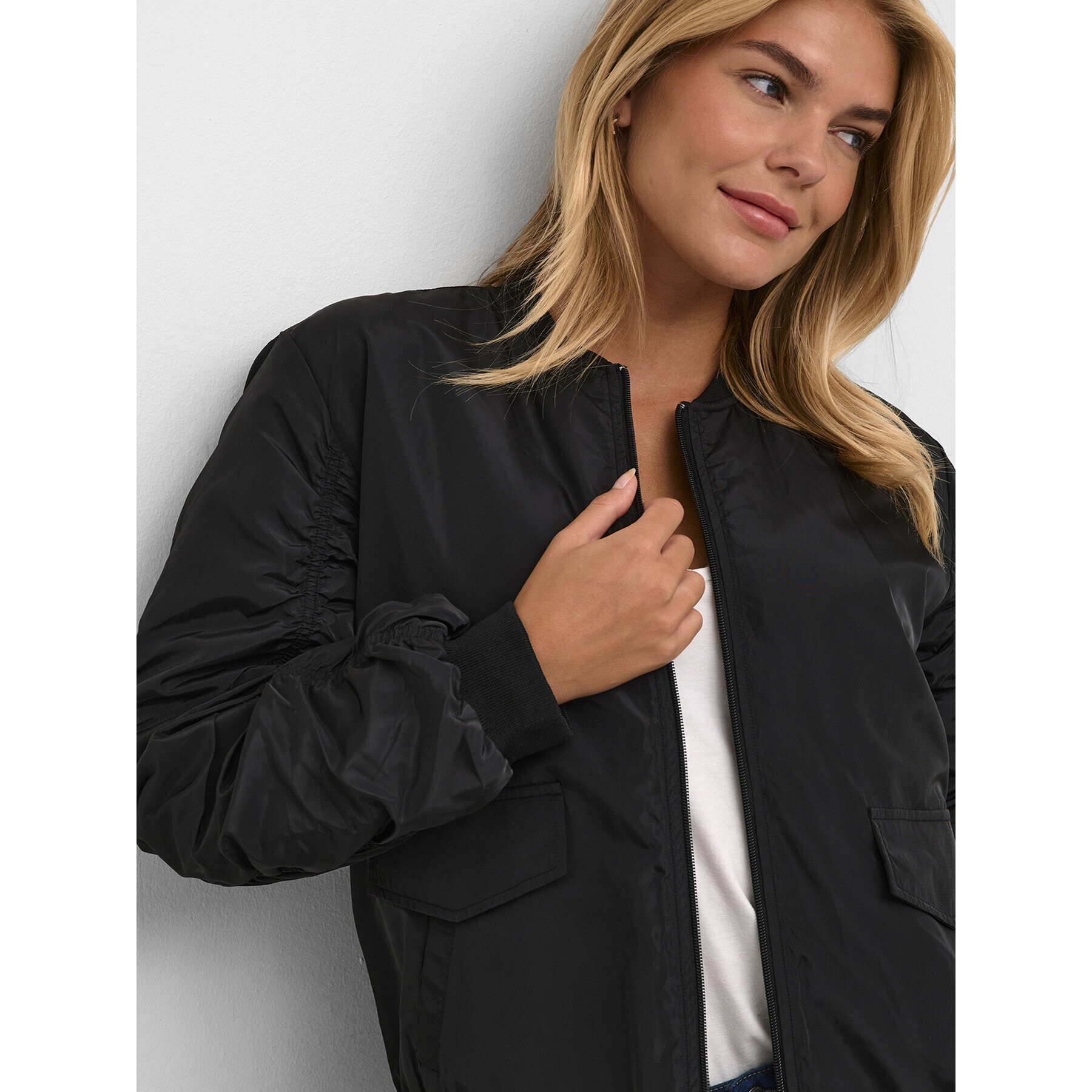 Kaffe Bomber jakna Boli 10507580 Črna Relaxed Fit - Pepit.si