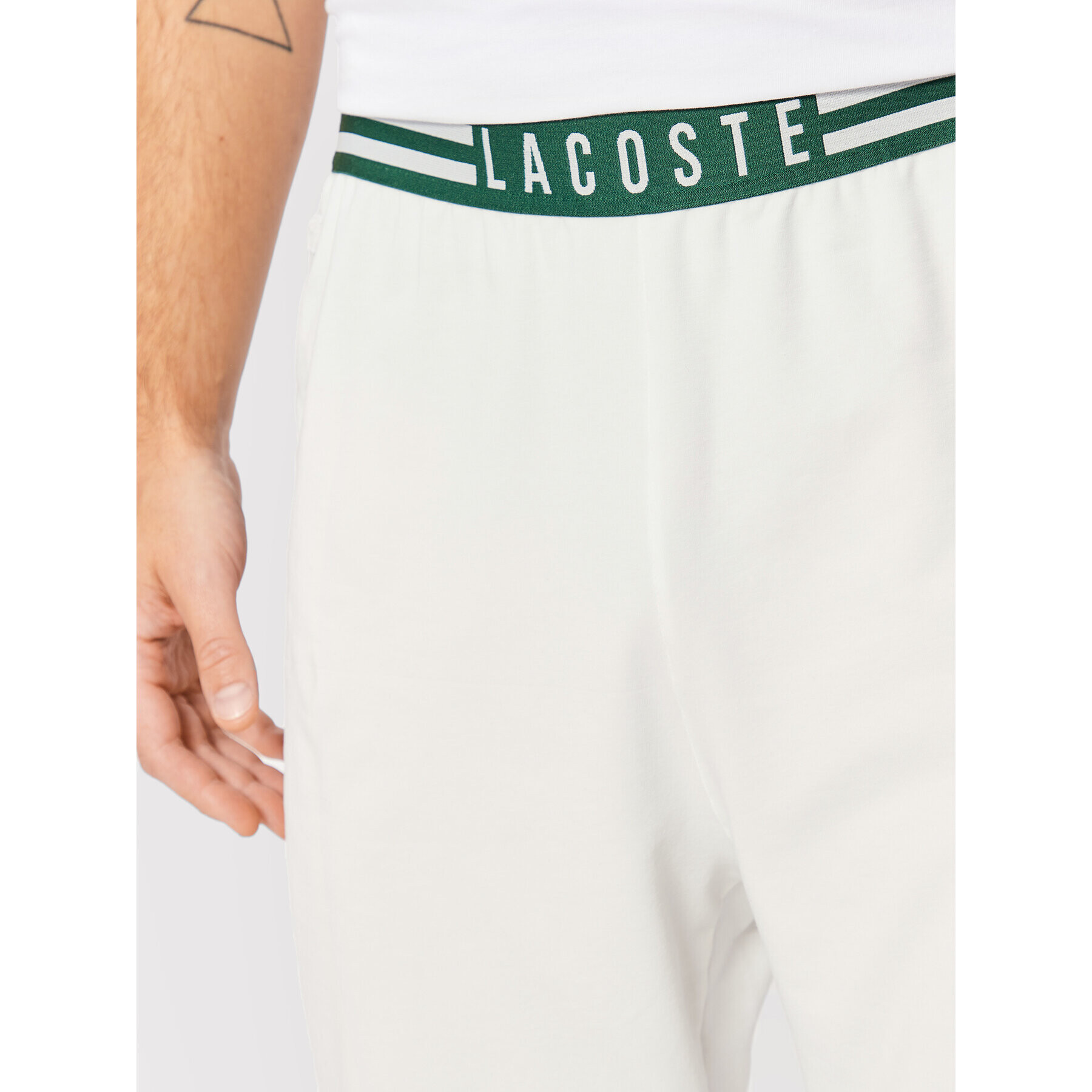 Lacoste Spodnji del trenirke 3H1261 Bela Regular Fit - Pepit.si