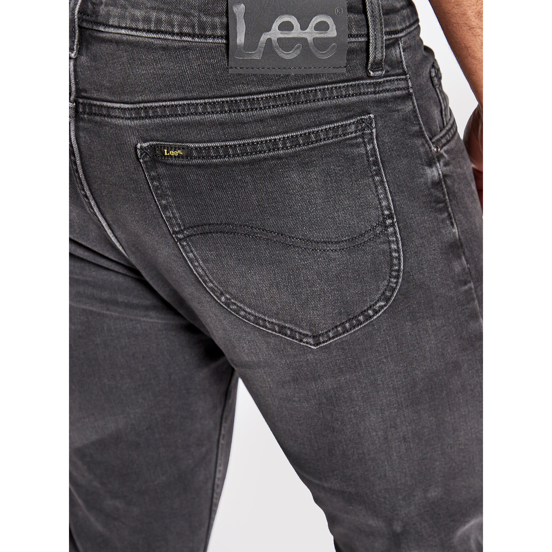 Lee Jeans hlače Rider L701ADER Črna Slim Fit - Pepit.si