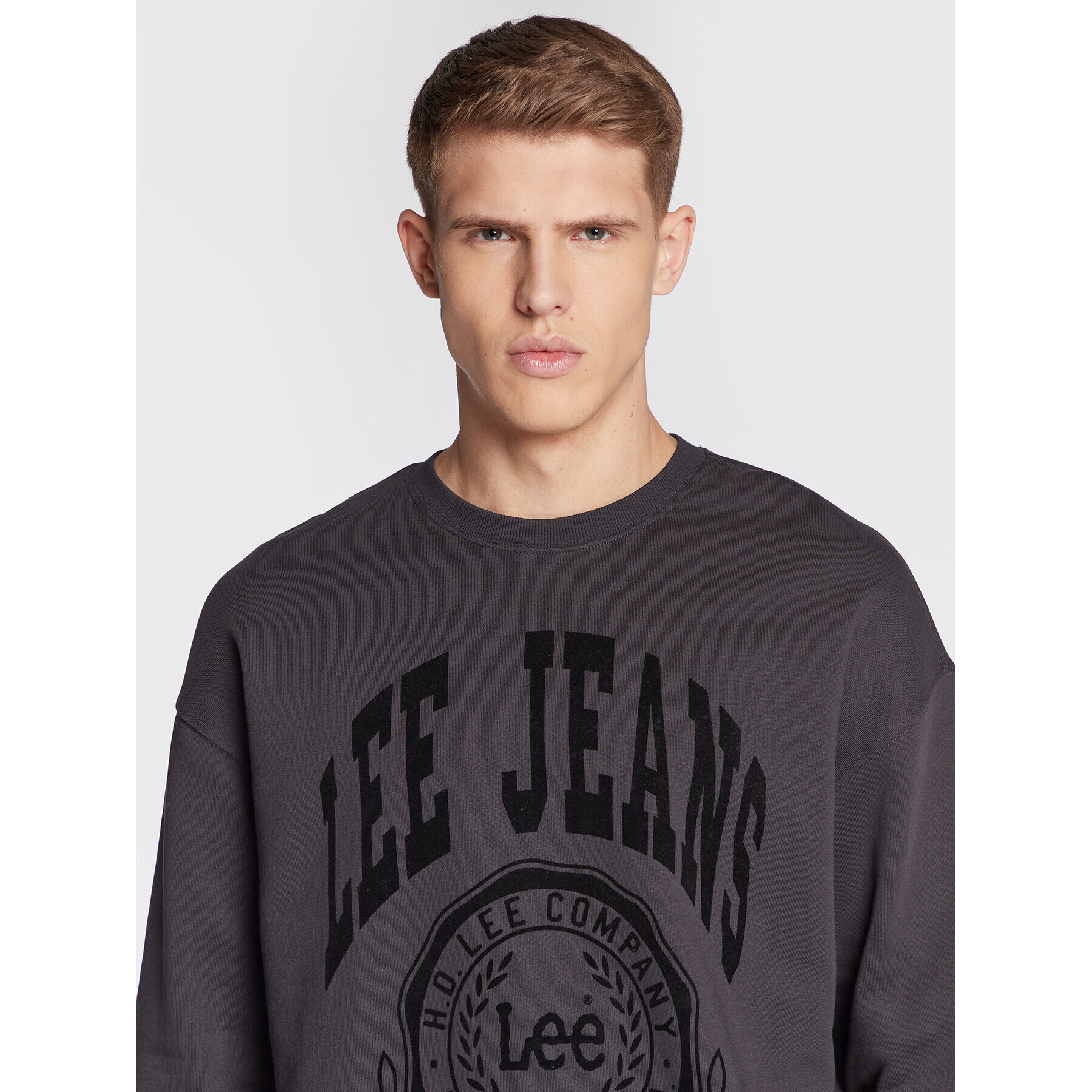 Lee Jopa Crew Seasonal L84KRYON 112322639 Črna Relaxed Fit - Pepit.si