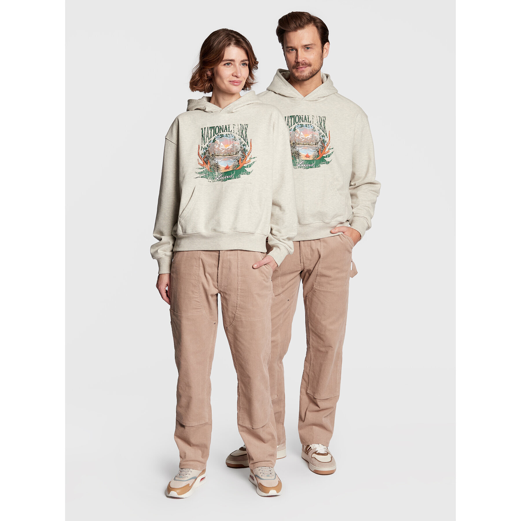 Leeves Hlače iz tkanine Unisex Corduroy Bež Relaxed Fit - Pepit.si