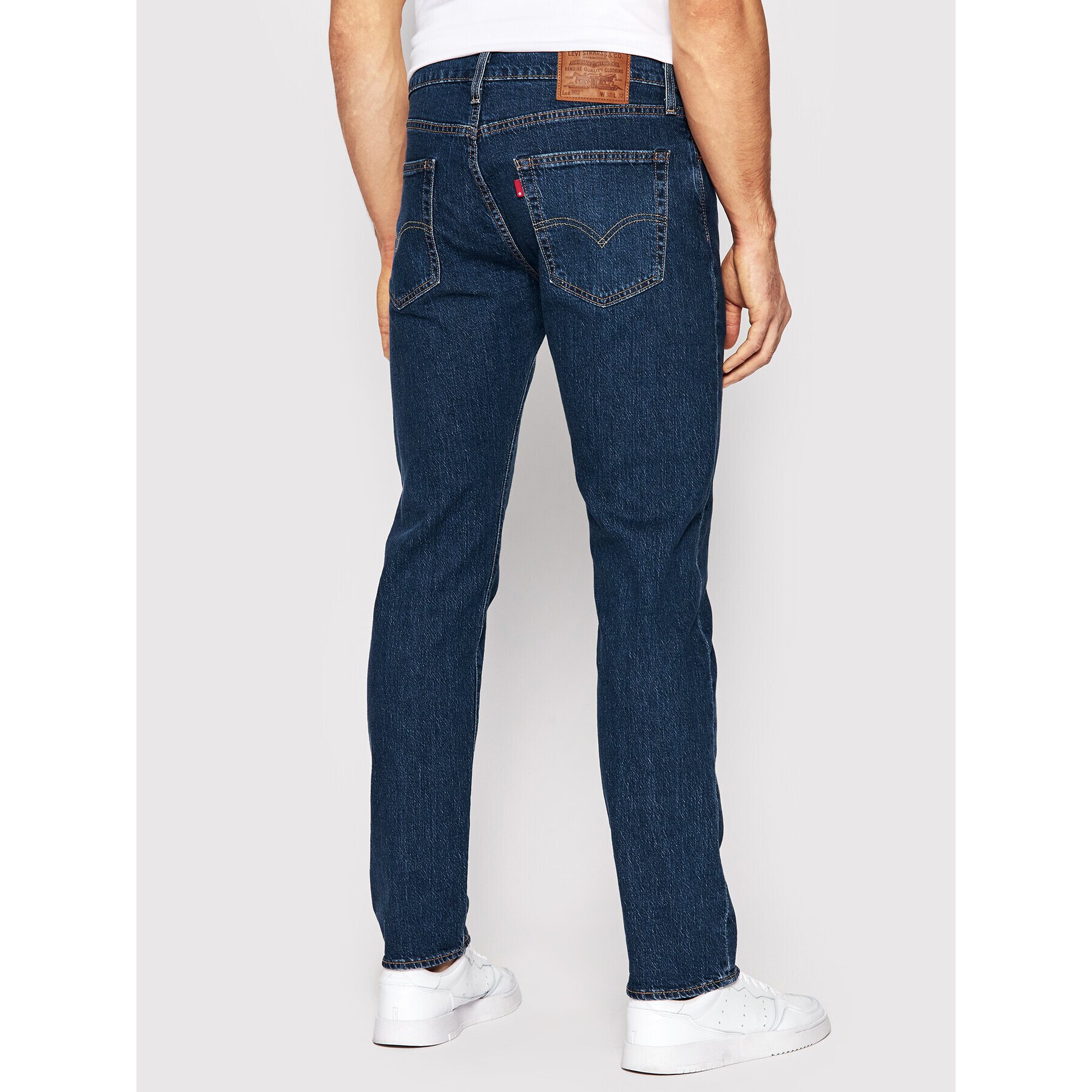 Levi's® Jeans hlače 502™ 29507-1198 Mornarsko modra Taper Fit - Pepit.si