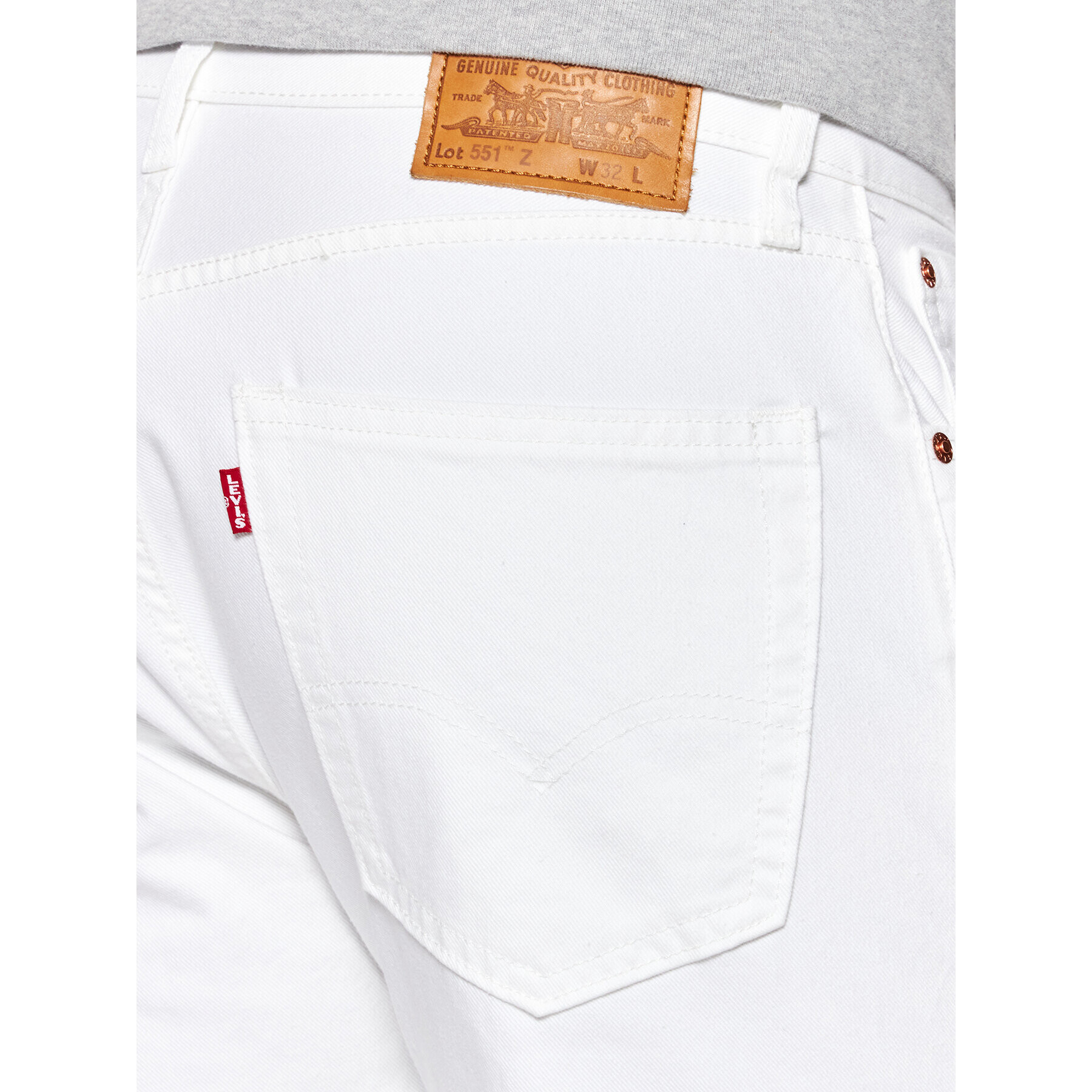 Levi's® Jeans hlače 551™ Authentic A0927-0020 Bela Straight Fit - Pepit.si