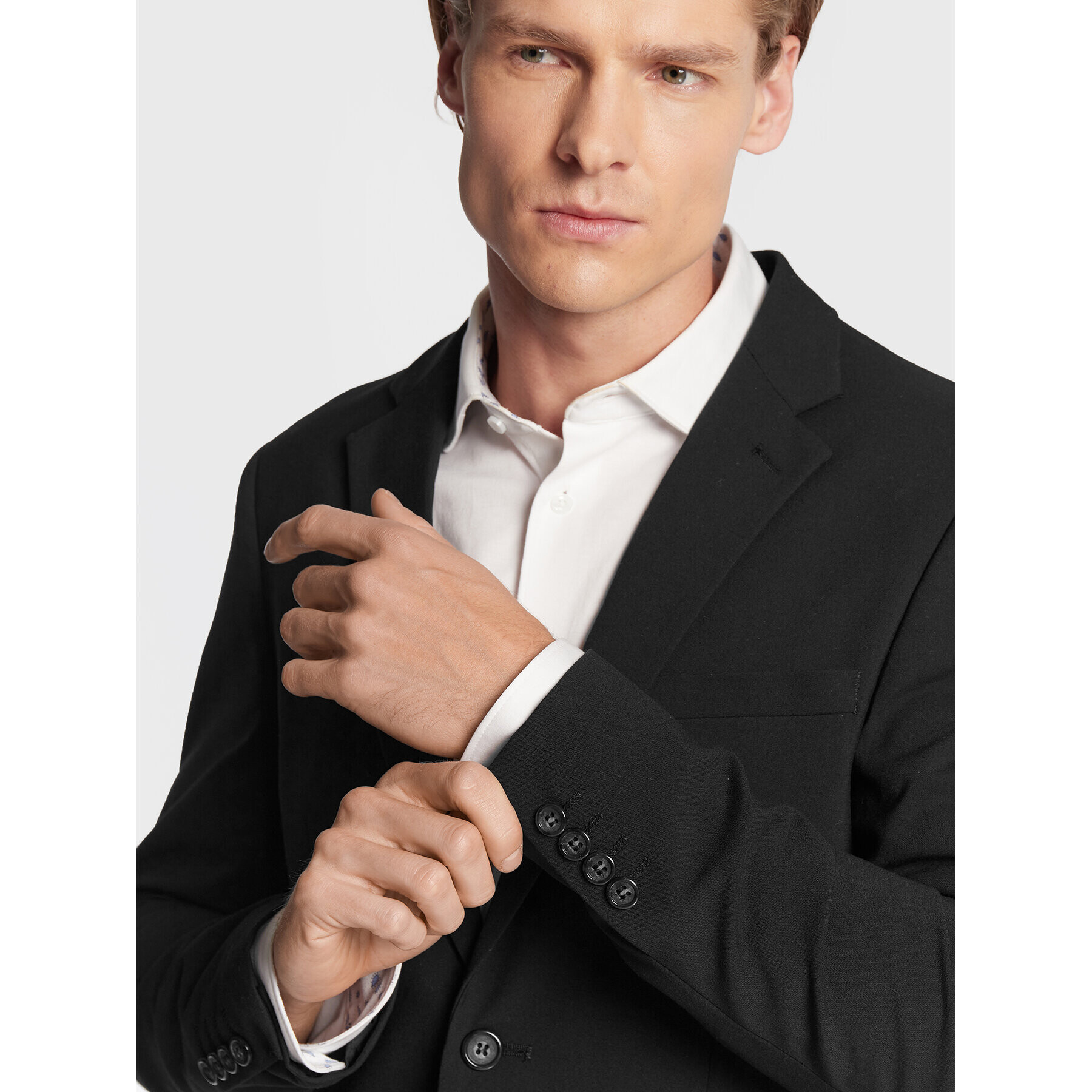 Lindbergh Obleka 30-61040 Črna Slim Fit - Pepit.si