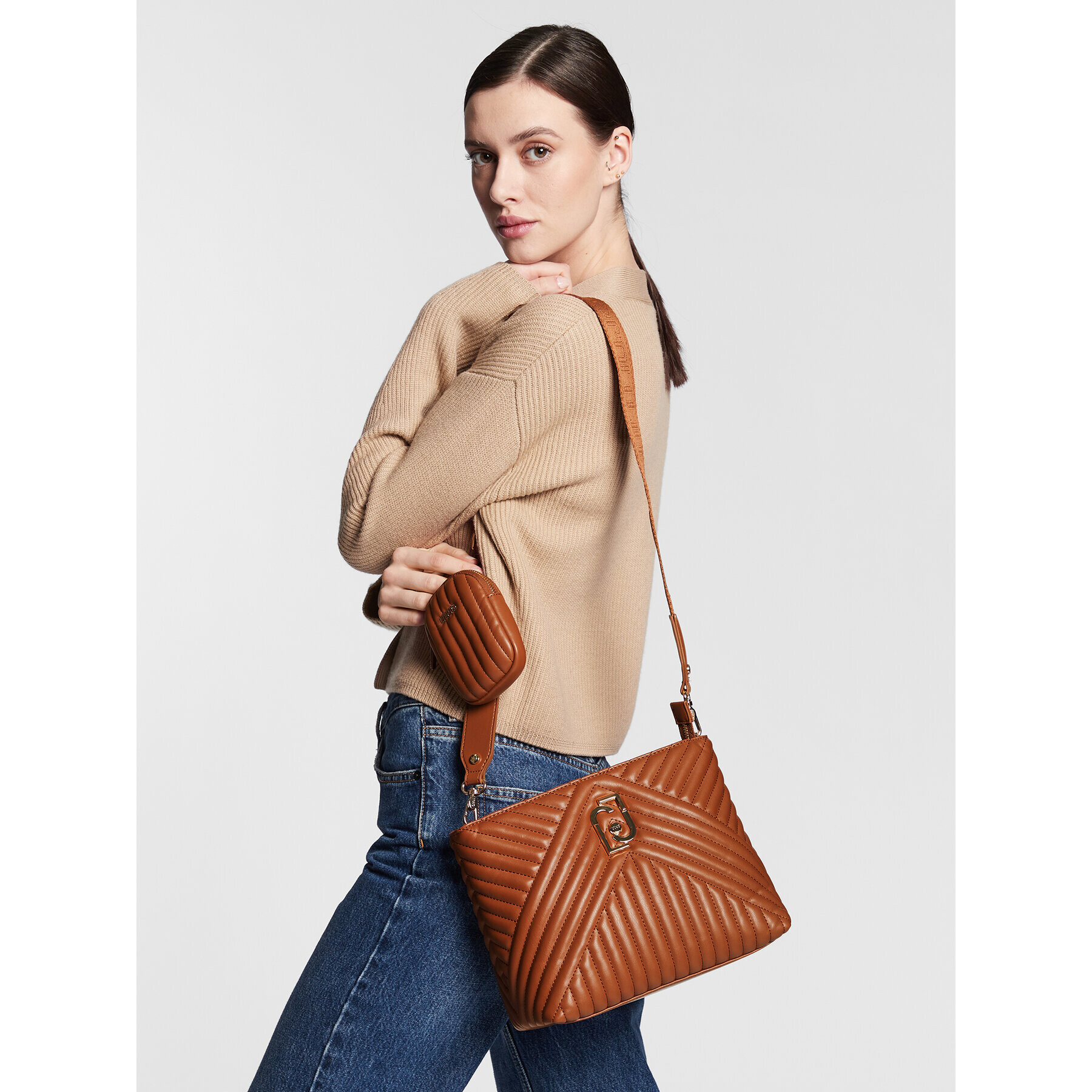 Liu Jo Ročna torba Ecs M Crossbody AA3231 E0426 Rjava - Pepit.si