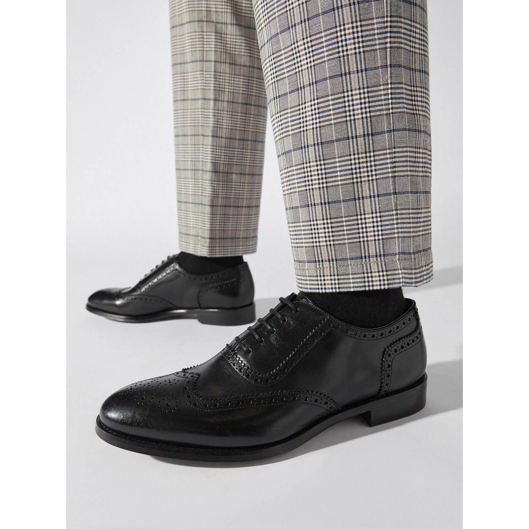 Lord Premium Nizki čevlji Brogues 5501 Črna - Pepit.si