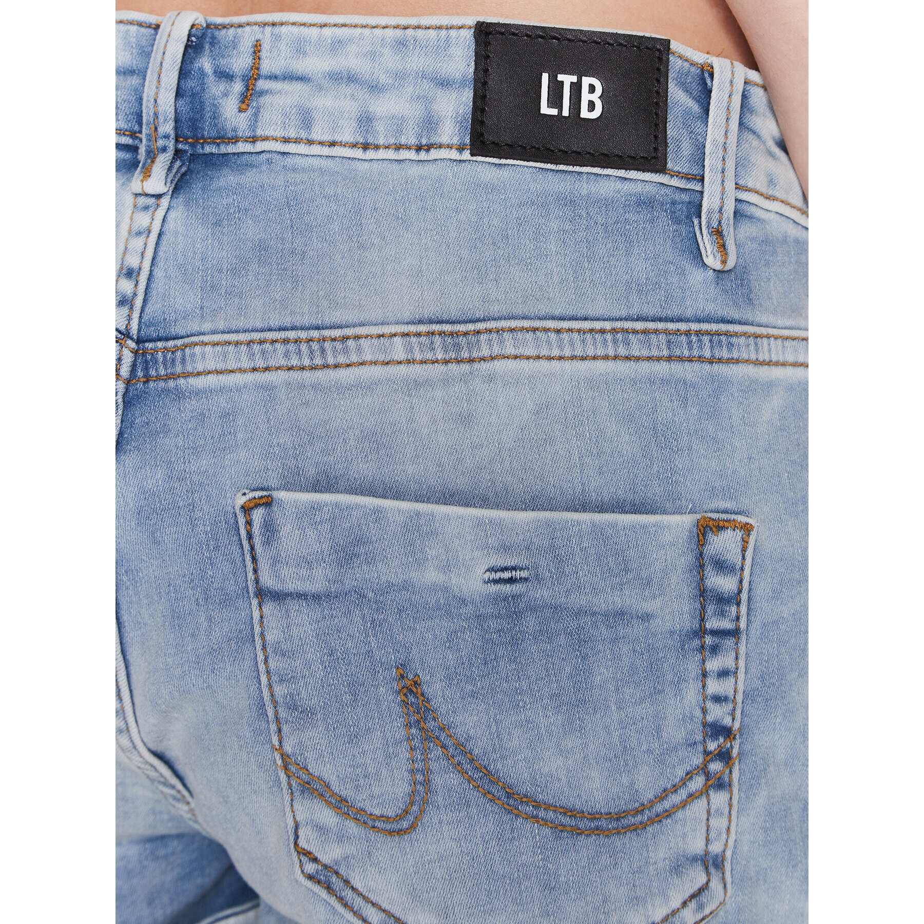 LTB Jeans kratke hlače Judie 60136 14447 Modra Slim Fit - Pepit.si