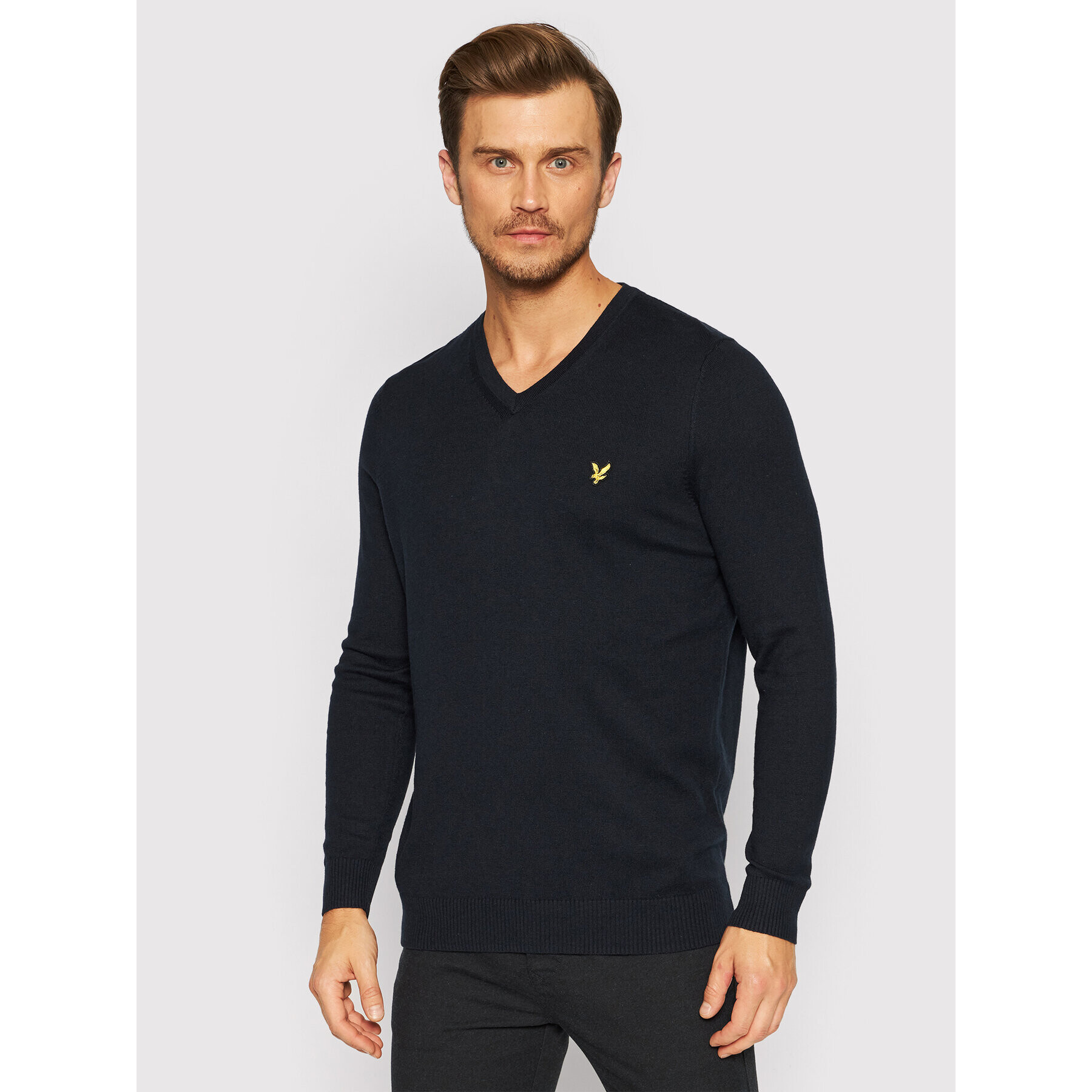 Lyle & Scott Pulover V Neck KN401VC Mornarsko modra Slim Fit - Pepit.si