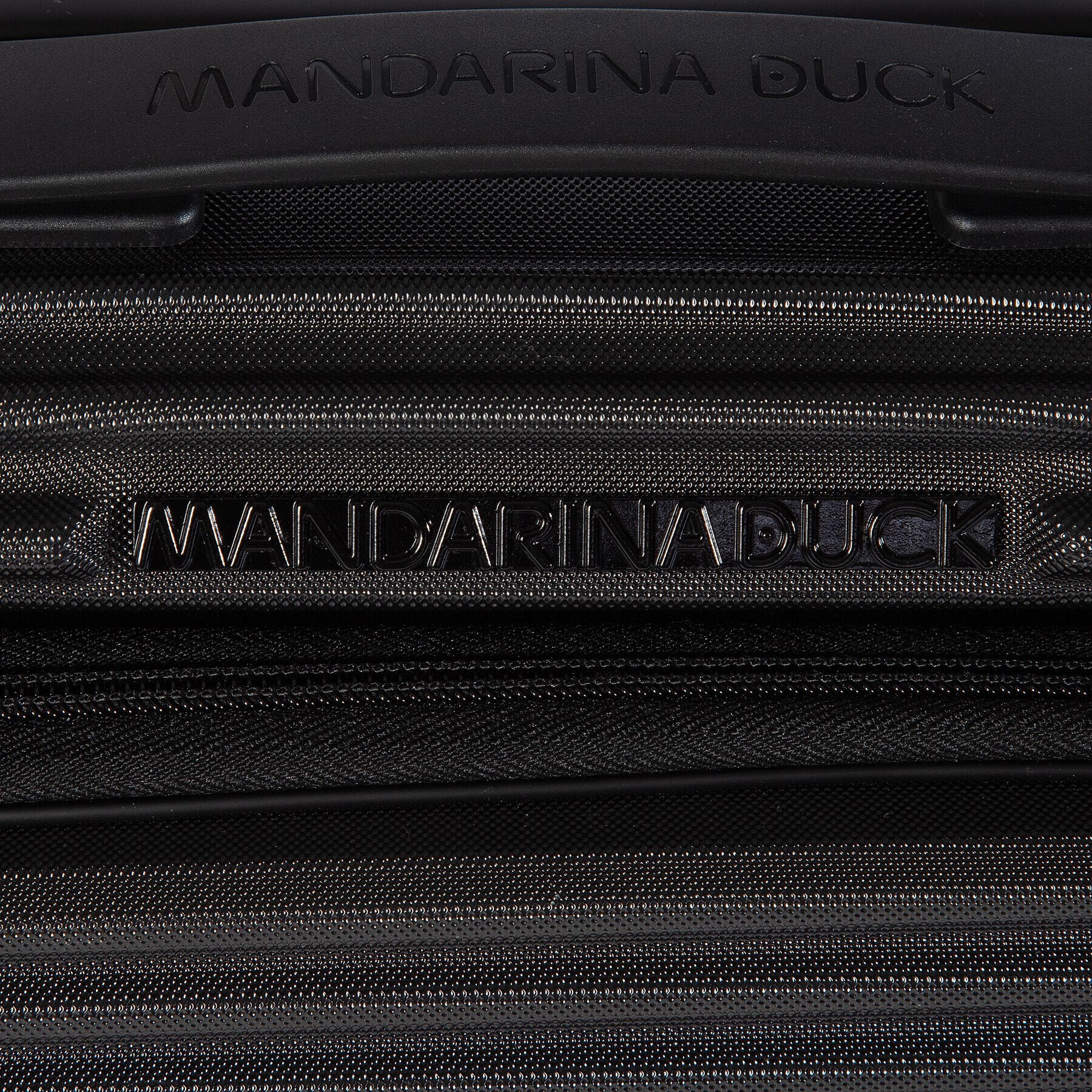 Mandarina Duck Majhen trdi voziček Tank Case P10FSV22 Črna - Pepit.si