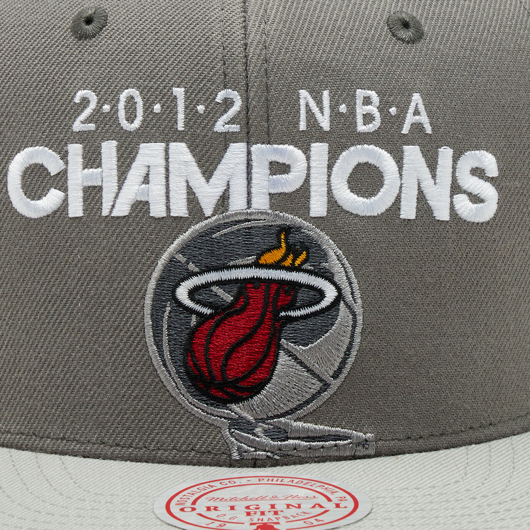 Mitchell & Ness Kapa s šiltom NBA Champs HHSS5071 Siva - Pepit.si