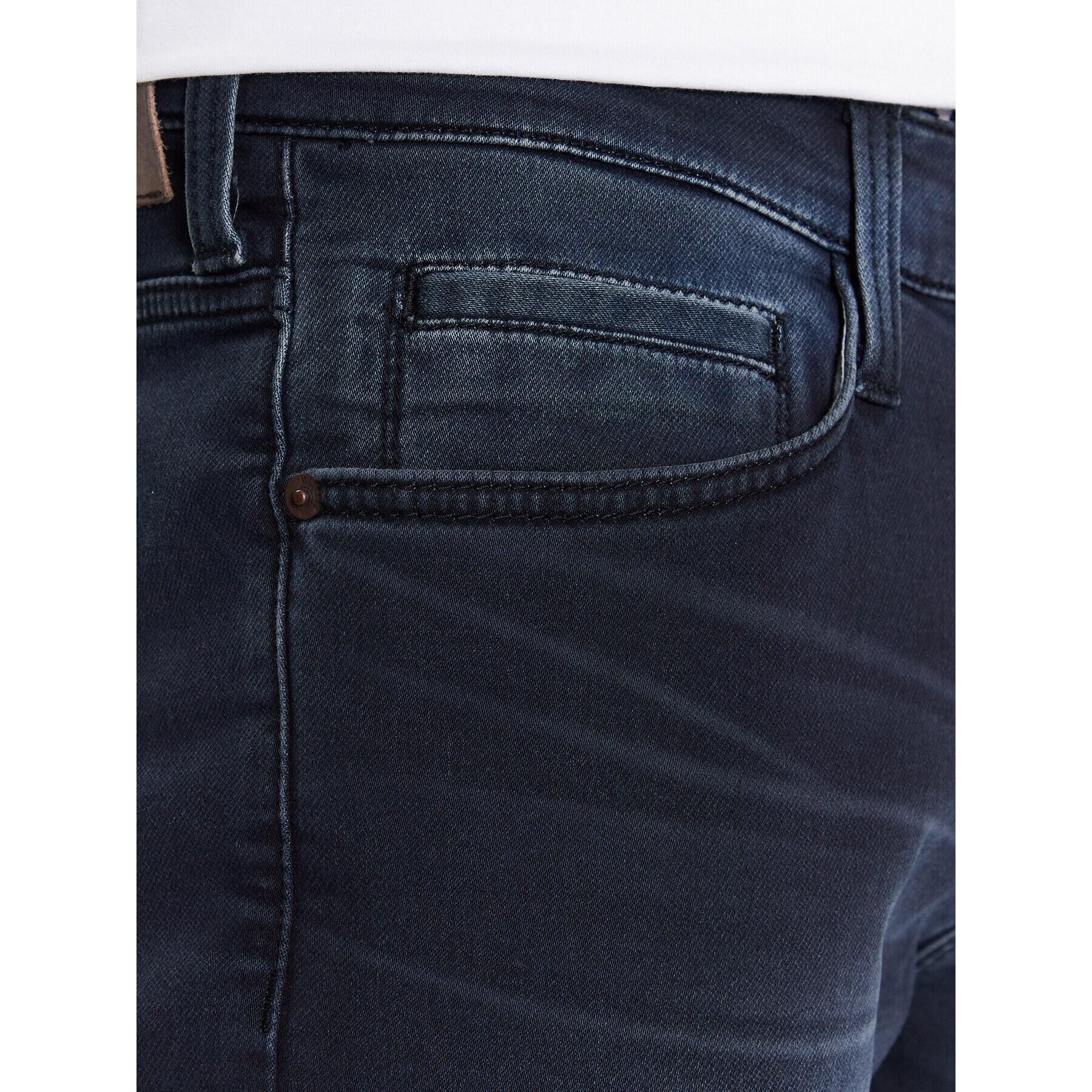 Mustang Jeans hlače Oregon 3112-5576 Mornarsko modra Tapered Fit - Pepit.si