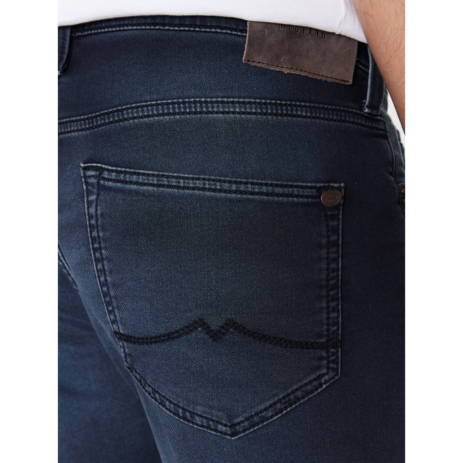 Mustang Jeans hlače Oregon 3112-5576 Mornarsko modra Tapered Fit - Pepit.si