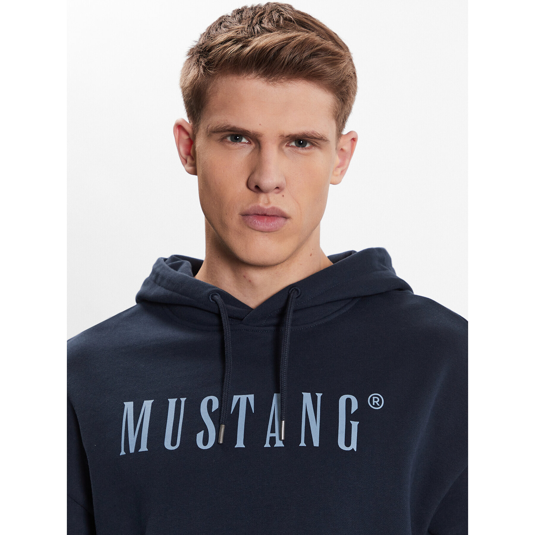 Mustang Jopa Bennet Modern 1013511 Mornarsko modra Regular Fit - Pepit.si