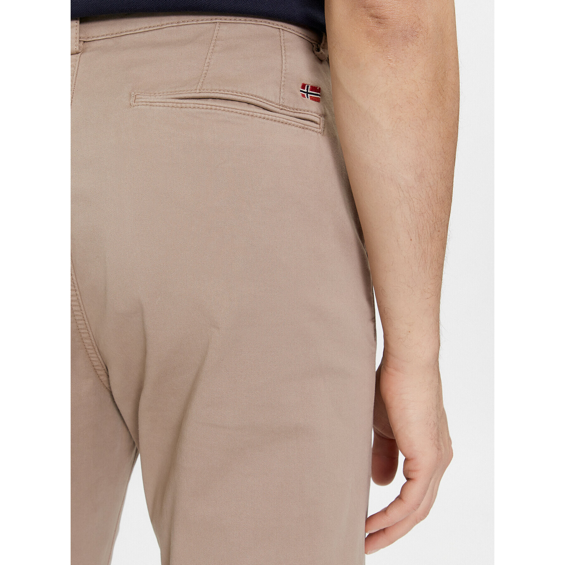 Napapijri Chino hlače Puyo NP0A4H1F Bež Slim Fit - Pepit.si