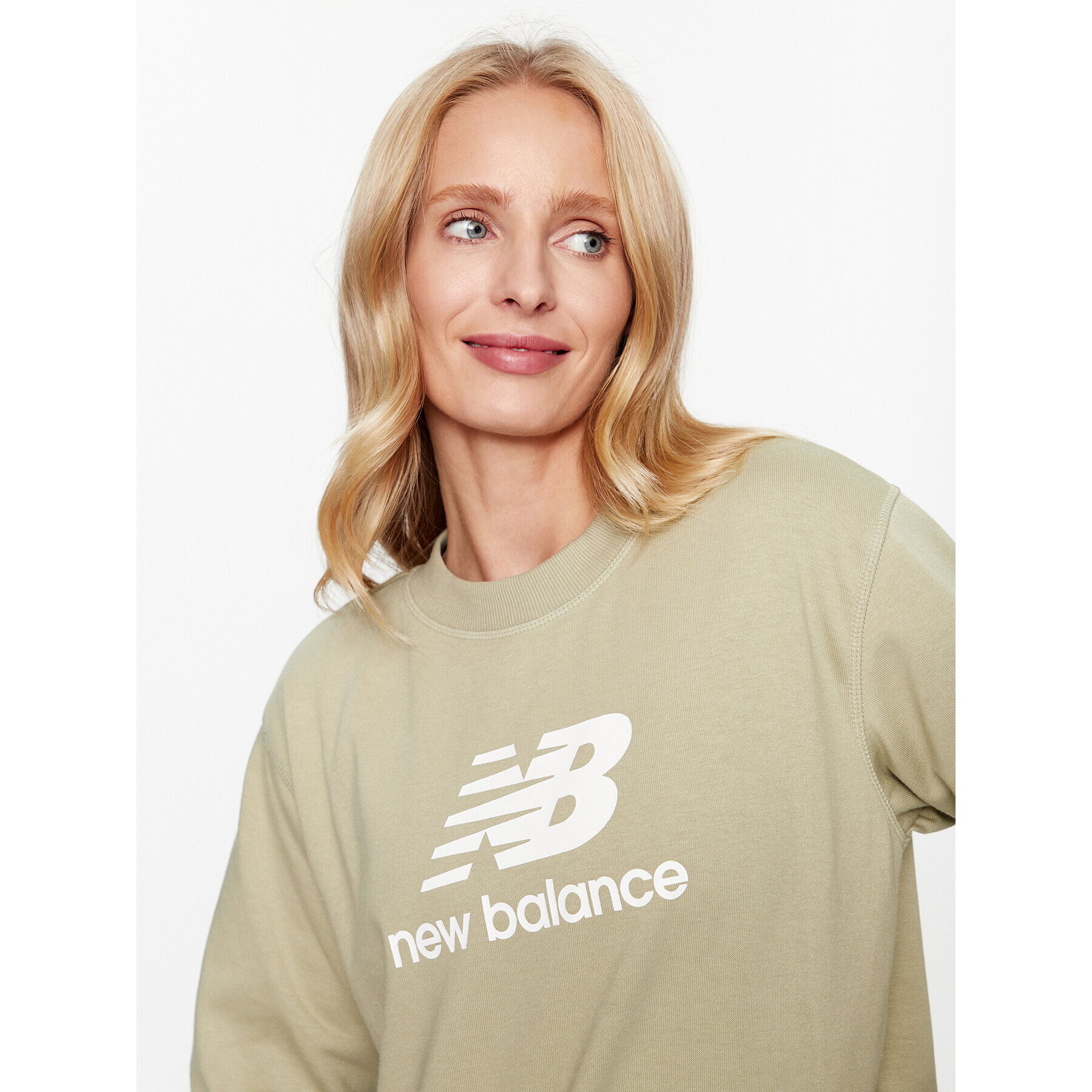 New Balance Jopa Essentials Stacked Logo French Terry Crewneck WT31532 Zelena Regular Fit - Pepit.si