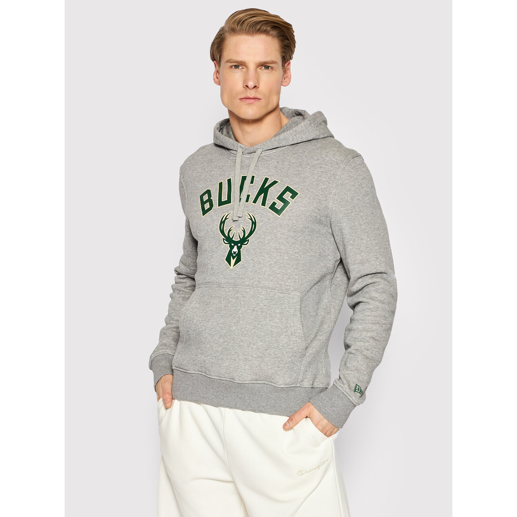 New Era Jopa Milwaukee Bucks Team Logo 11546172 Siva Regular Fit - Pepit.si