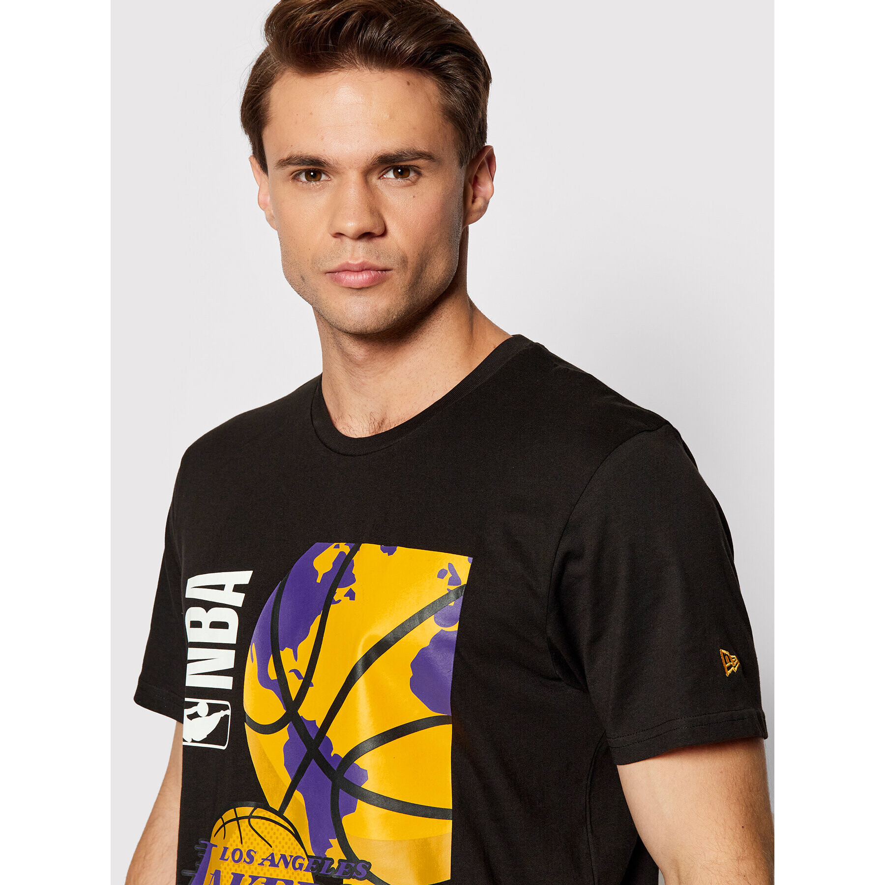 New Era Majica Lakers NBA Globe 13083916 Črna Regular Fit - Pepit.si