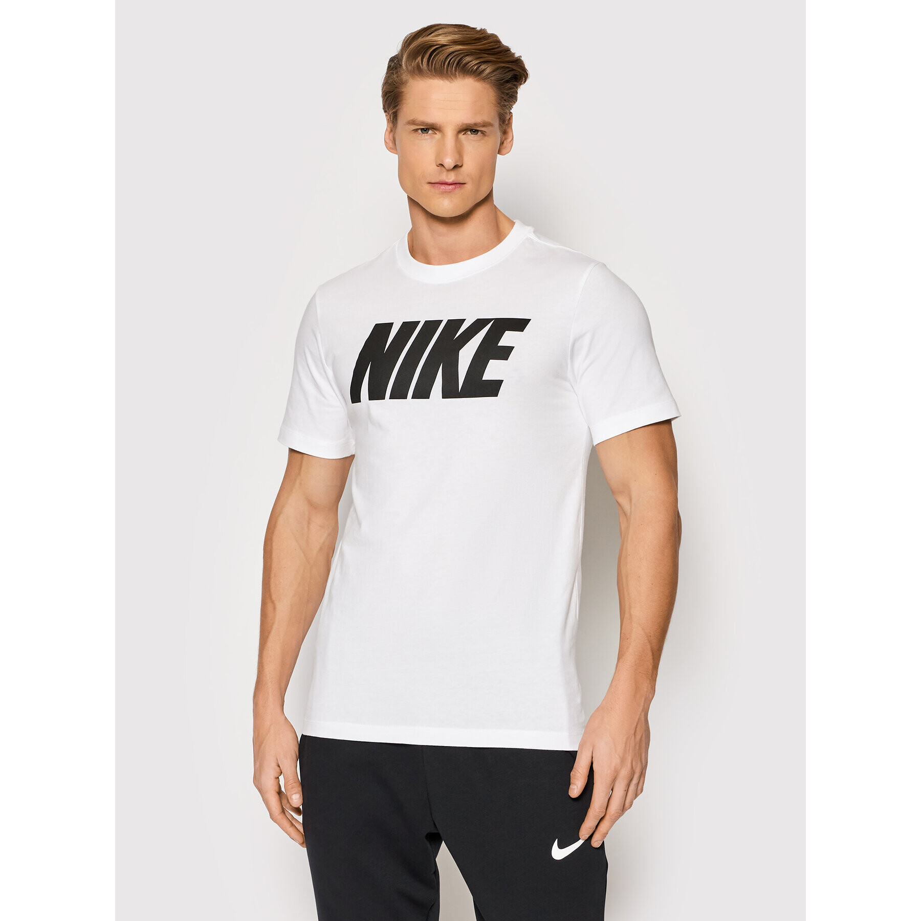 Nike Majica Sportswear DC5092 Bela Standard Fit - Pepit.si