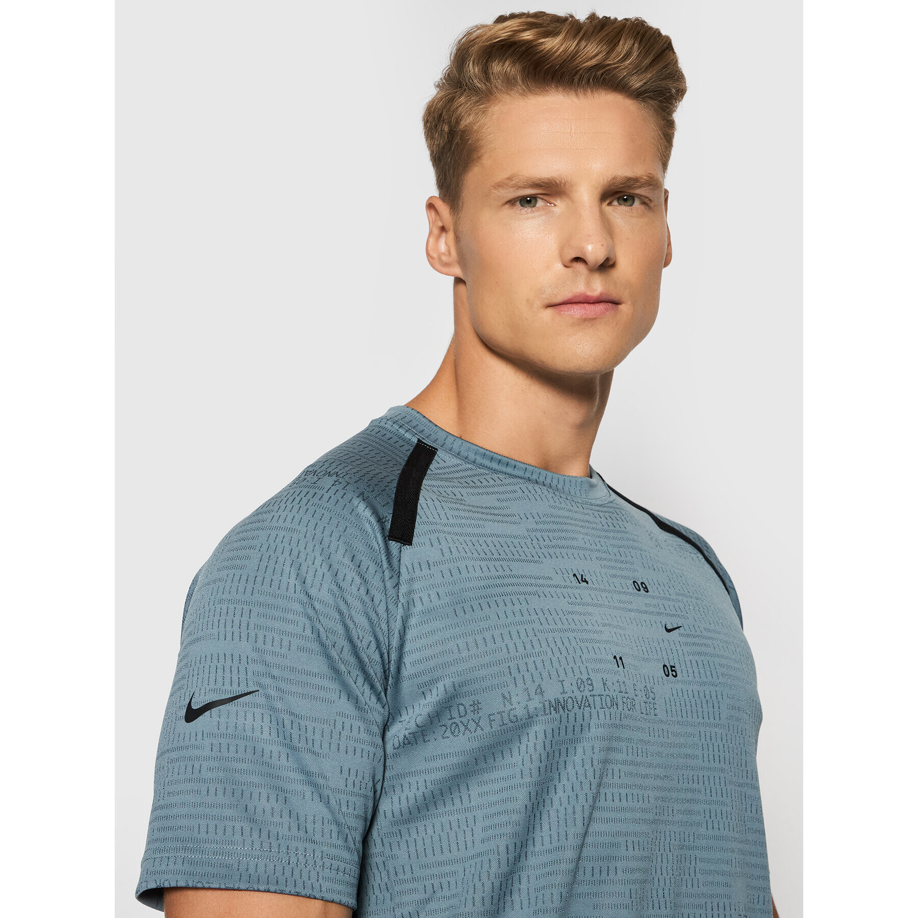 Nike Majica Tech Pack CU3764 Modra Standard Fit - Pepit.si