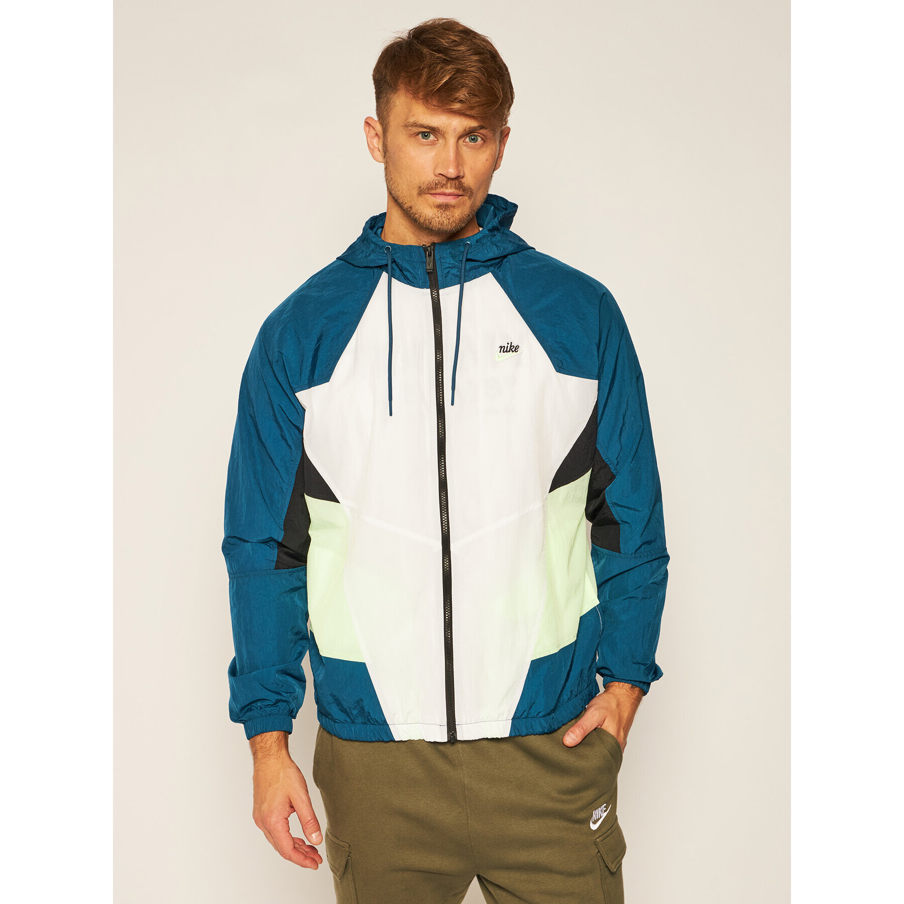 Nike Prehodna jakna Heritage Windrunner CJ4358 Pisana Loose Fit - Pepit.si