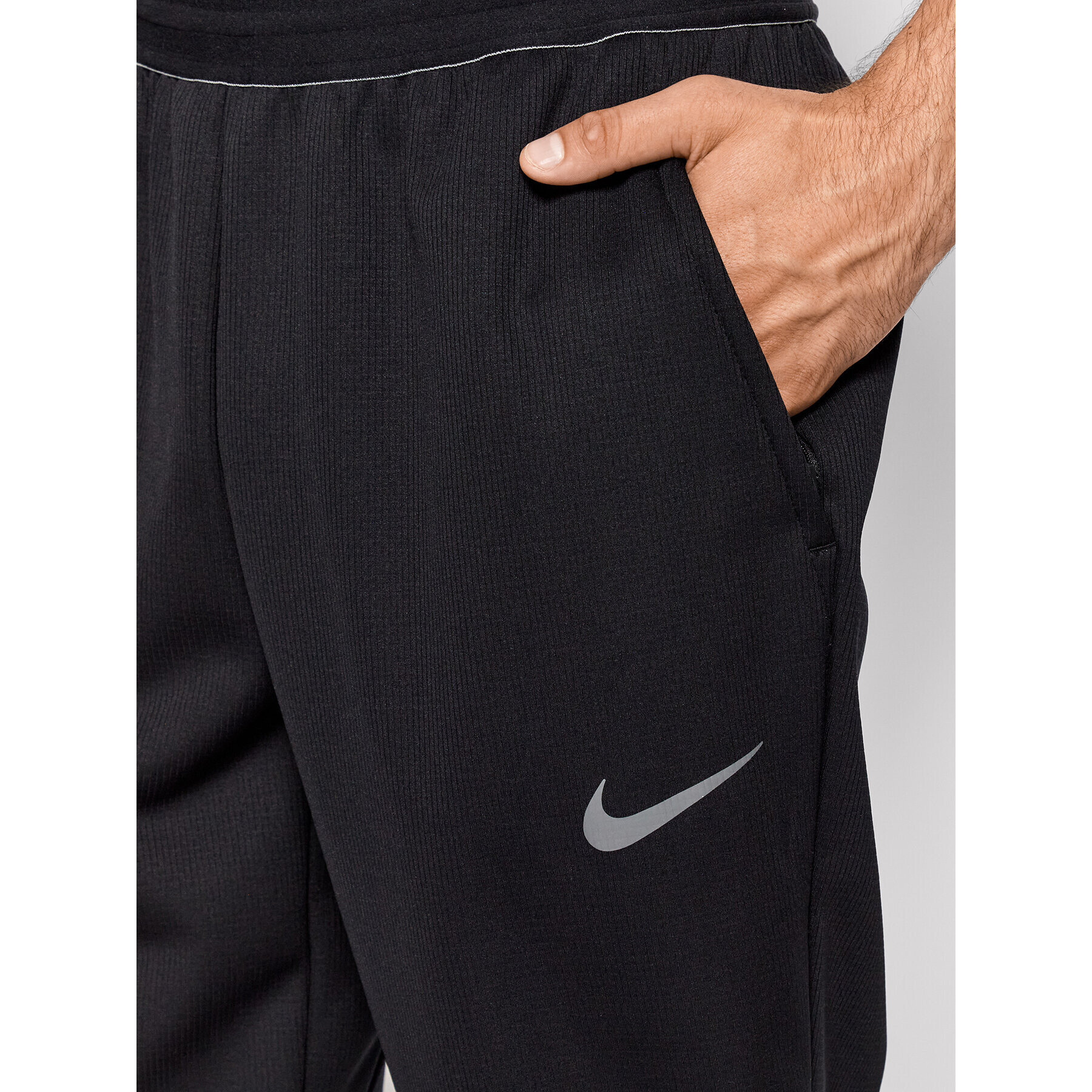 Nike Spodnji del trenirke Pro Therma-Fit DD2122 Črna Standard Fit - Pepit.si