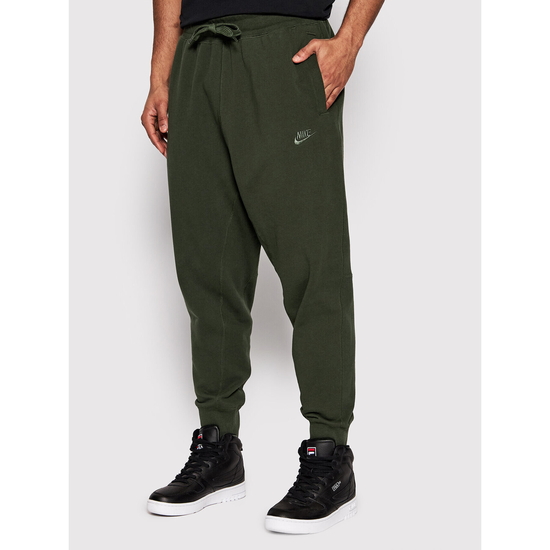 Nike Spodnji del trenirke Sportswear DA0019 Zelena Regular Fit - Pepit.si